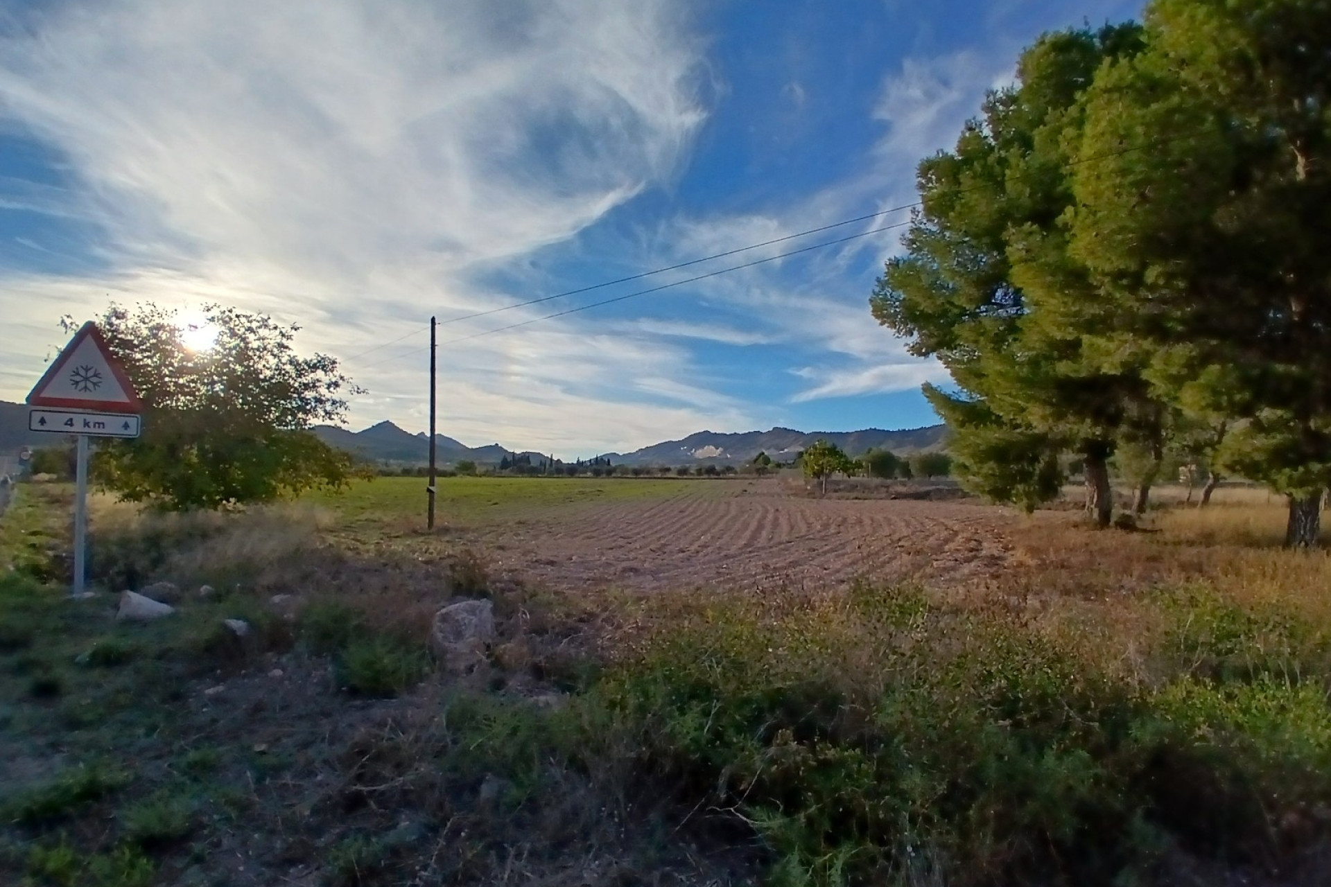 Resale - Finca / Country Property -
Yecla