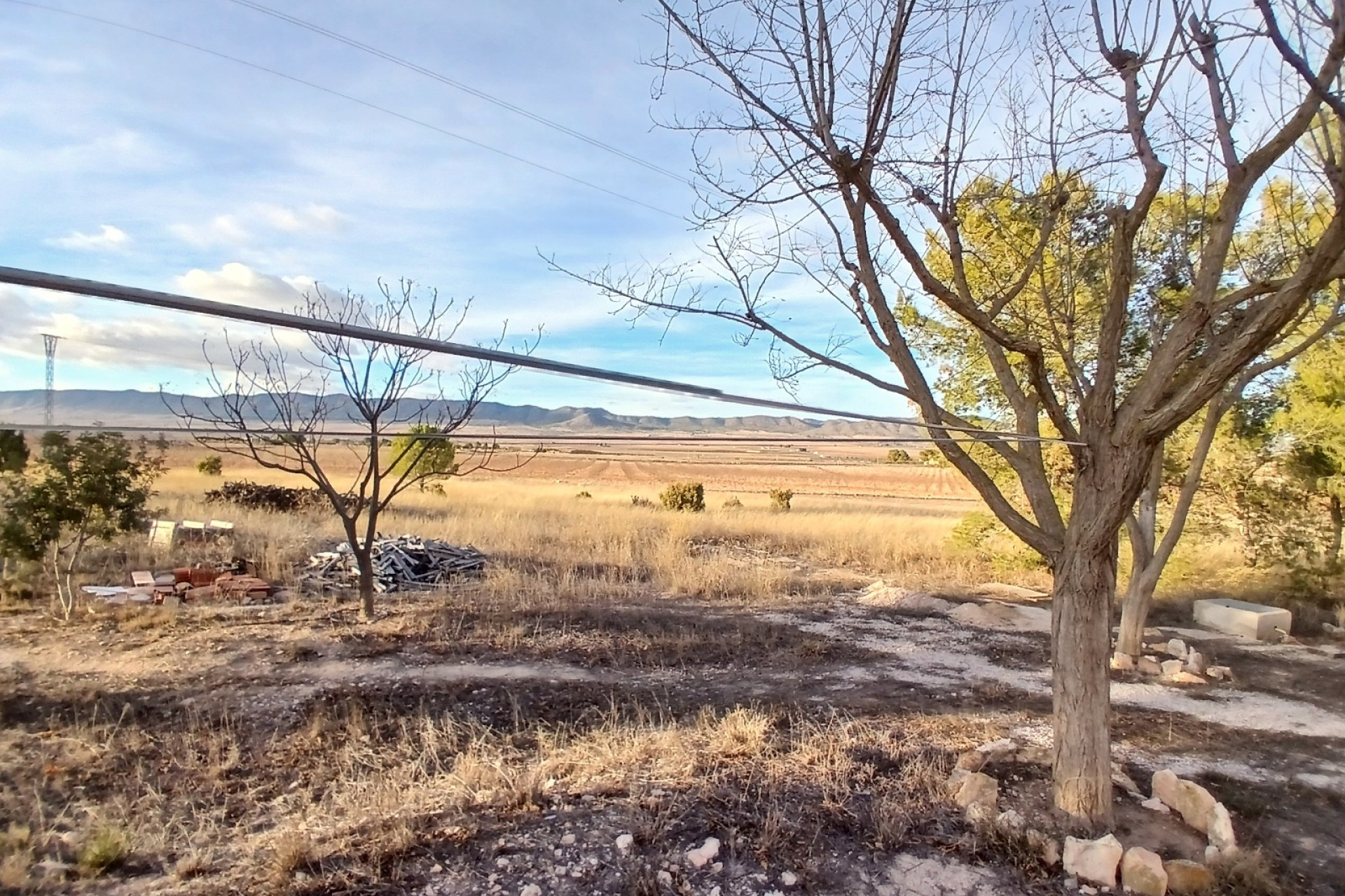 Resale - Finca / Country Property -
Yecla