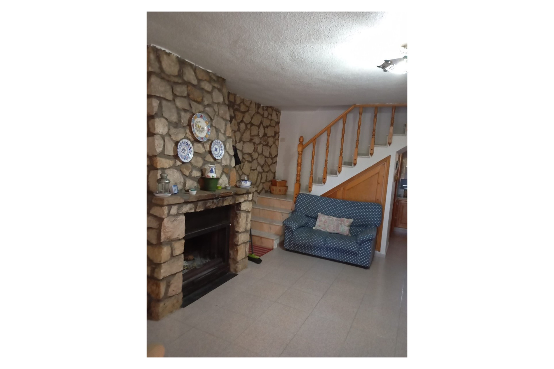 Resale - Finca / Country Property -
Yecla