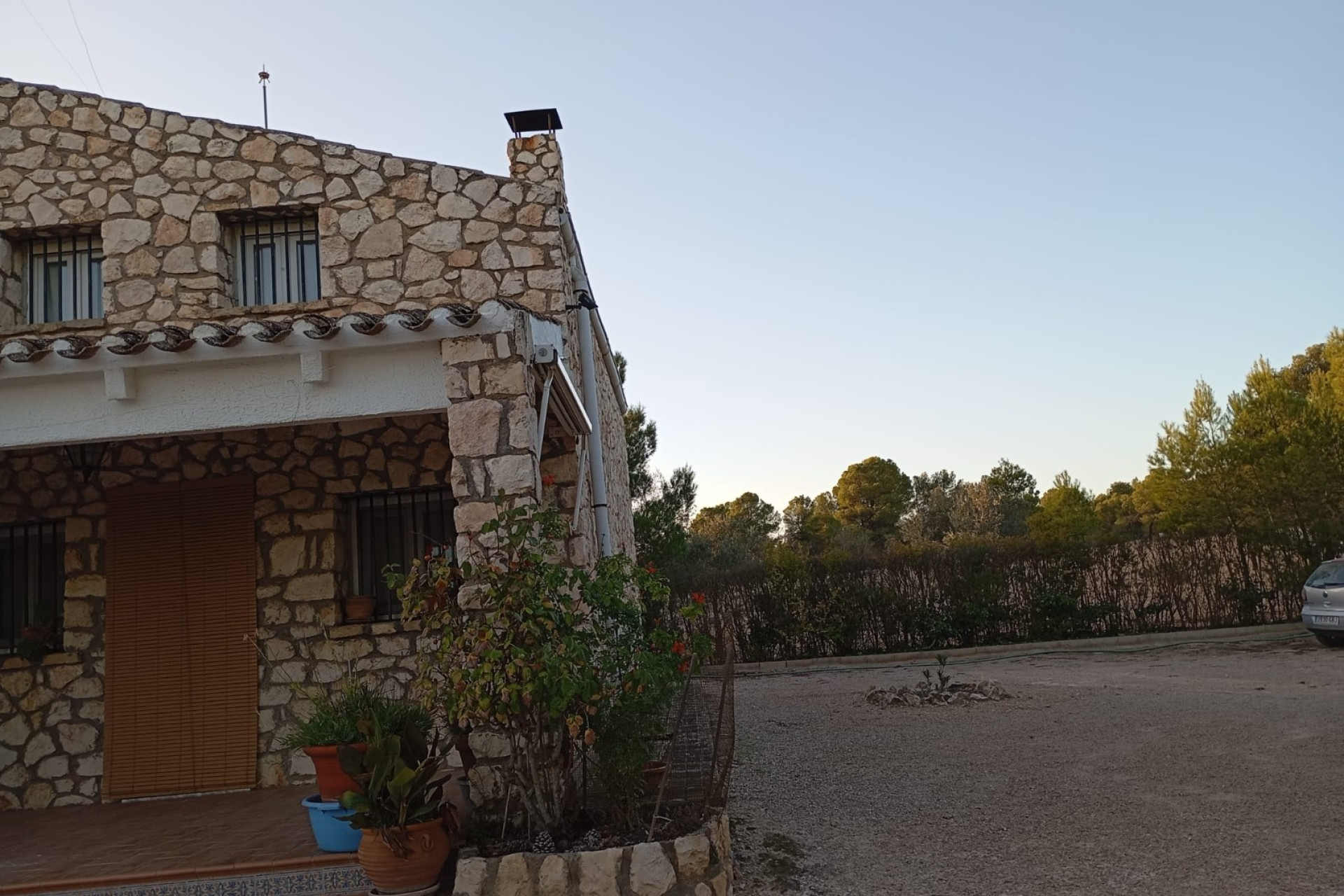 Resale - Finca / Country Property -
Yecla