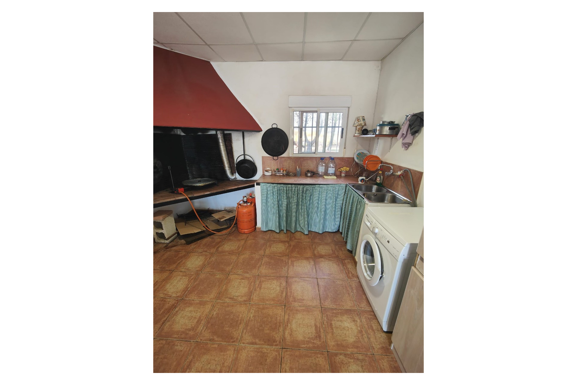 Resale - Finca / Country Property -
Yecla