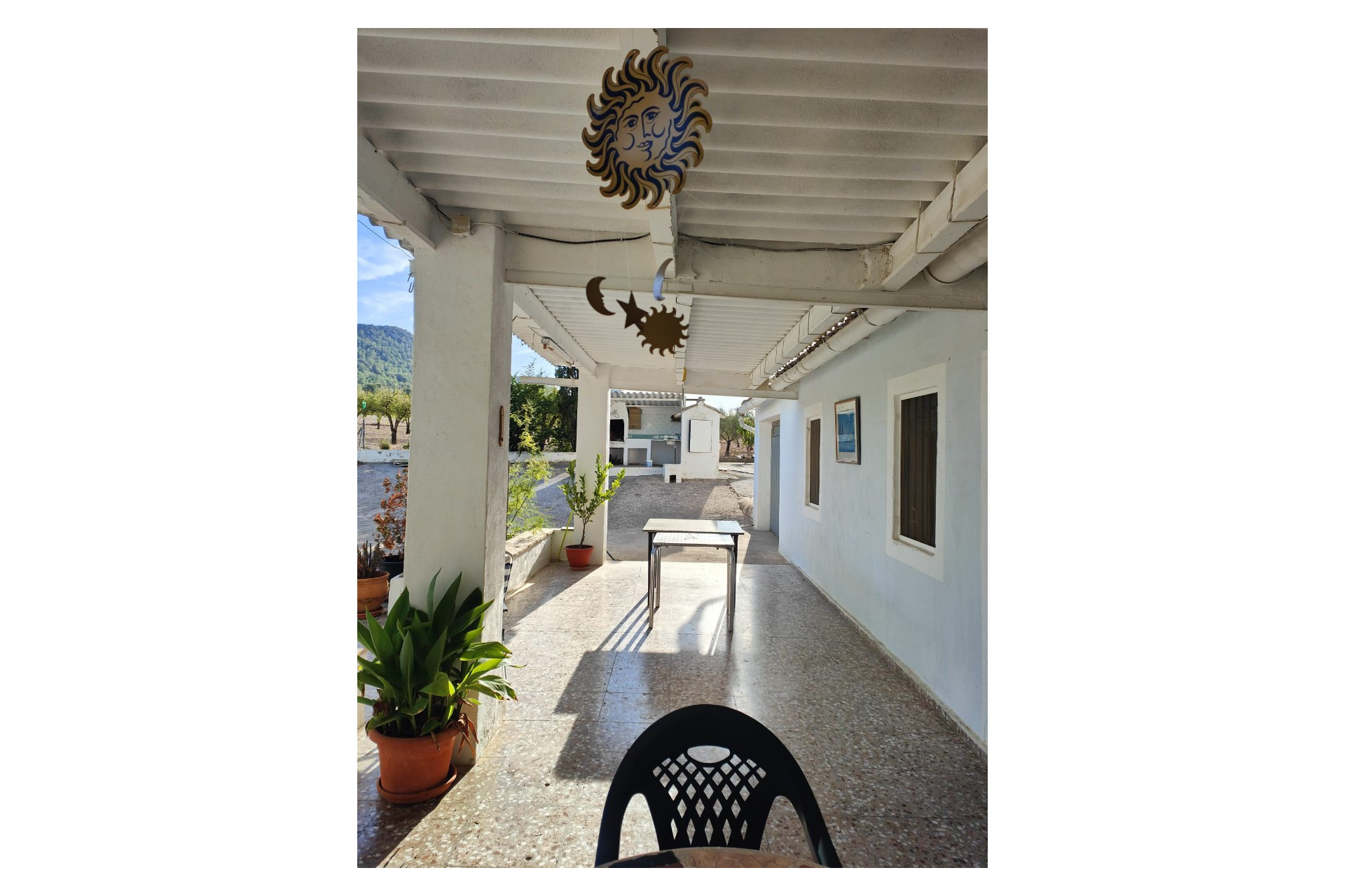 Resale - Finca / Country Property -
Yecla