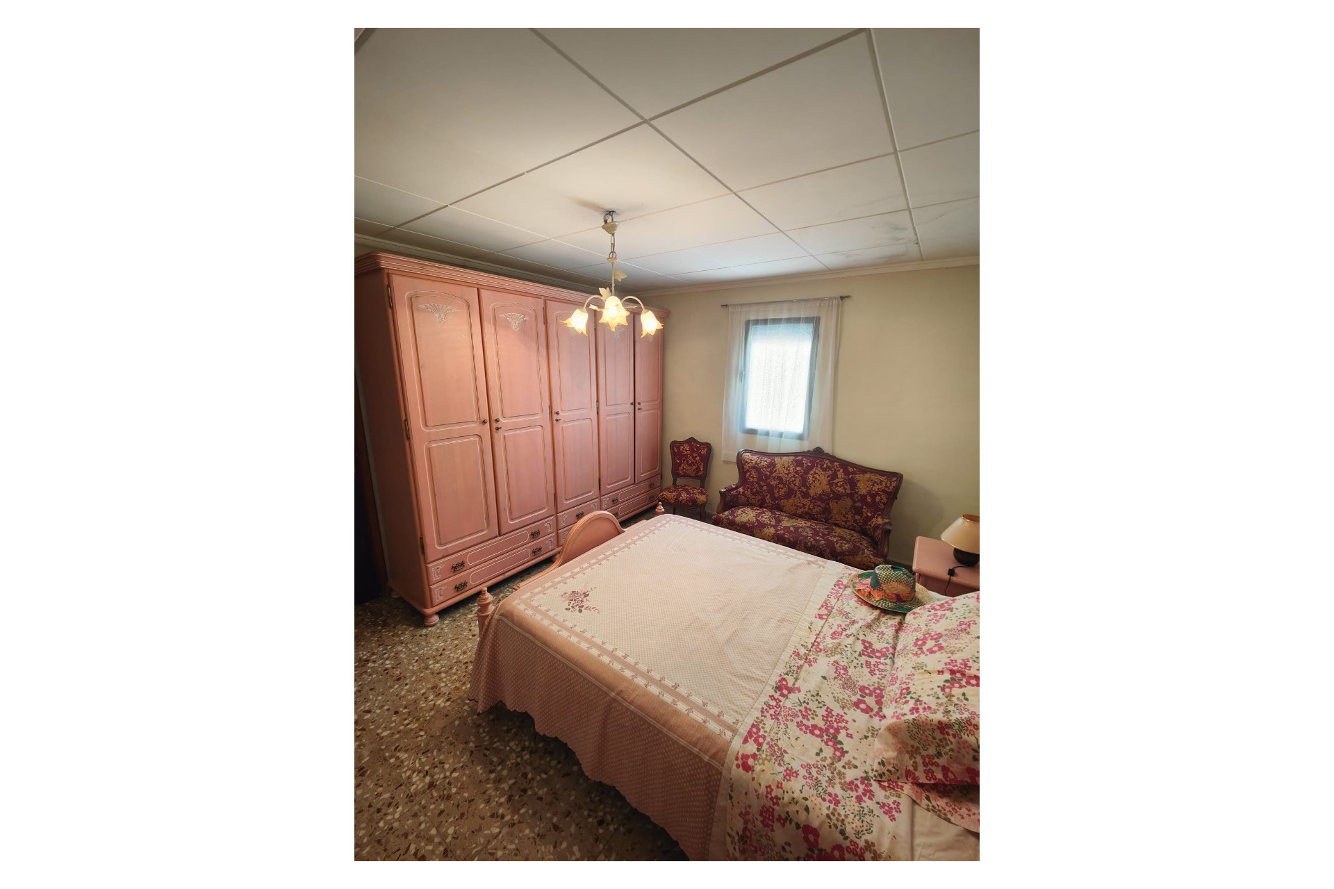 Resale - Finca / Country Property -
Yecla