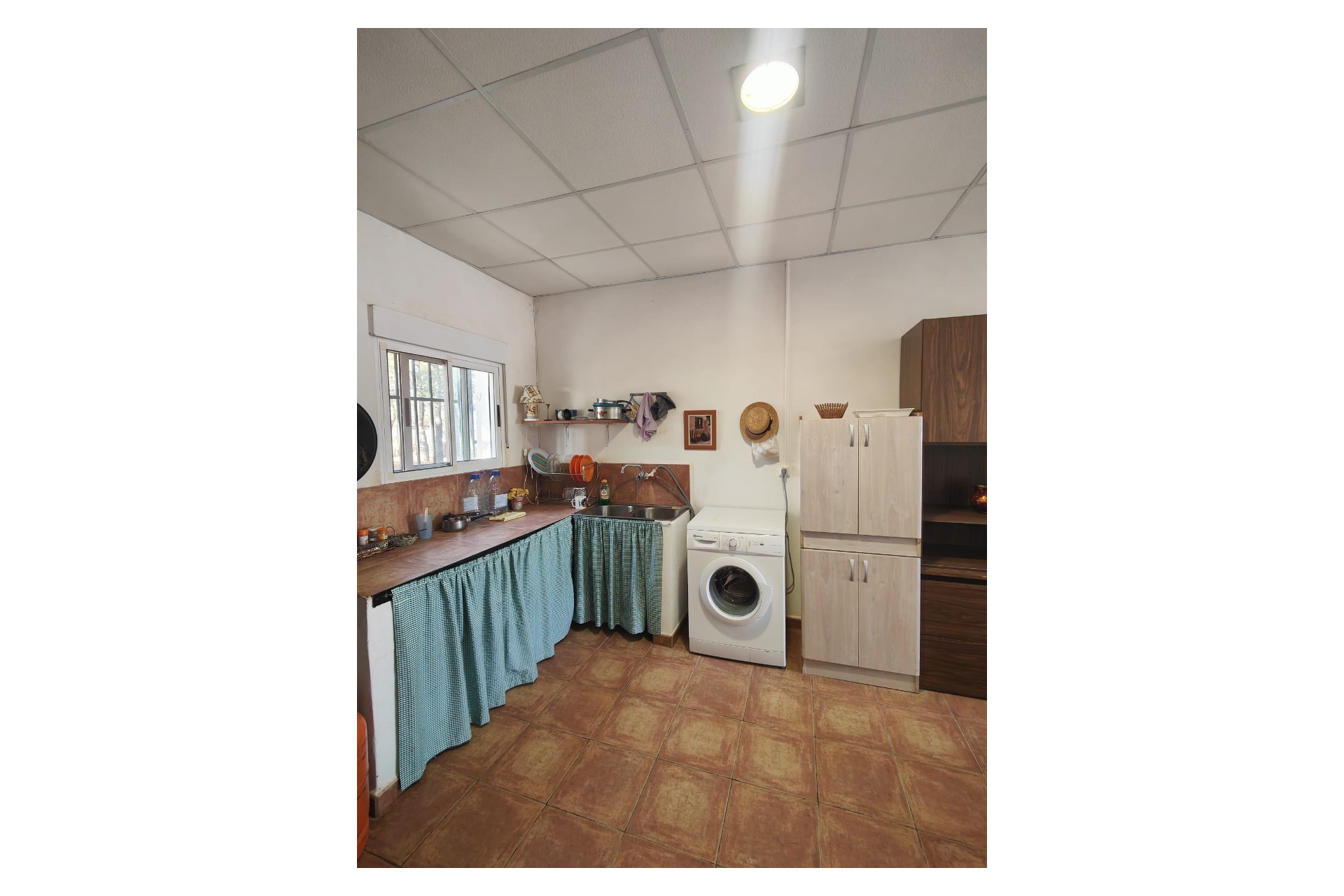 Resale - Finca / Country Property -
Yecla