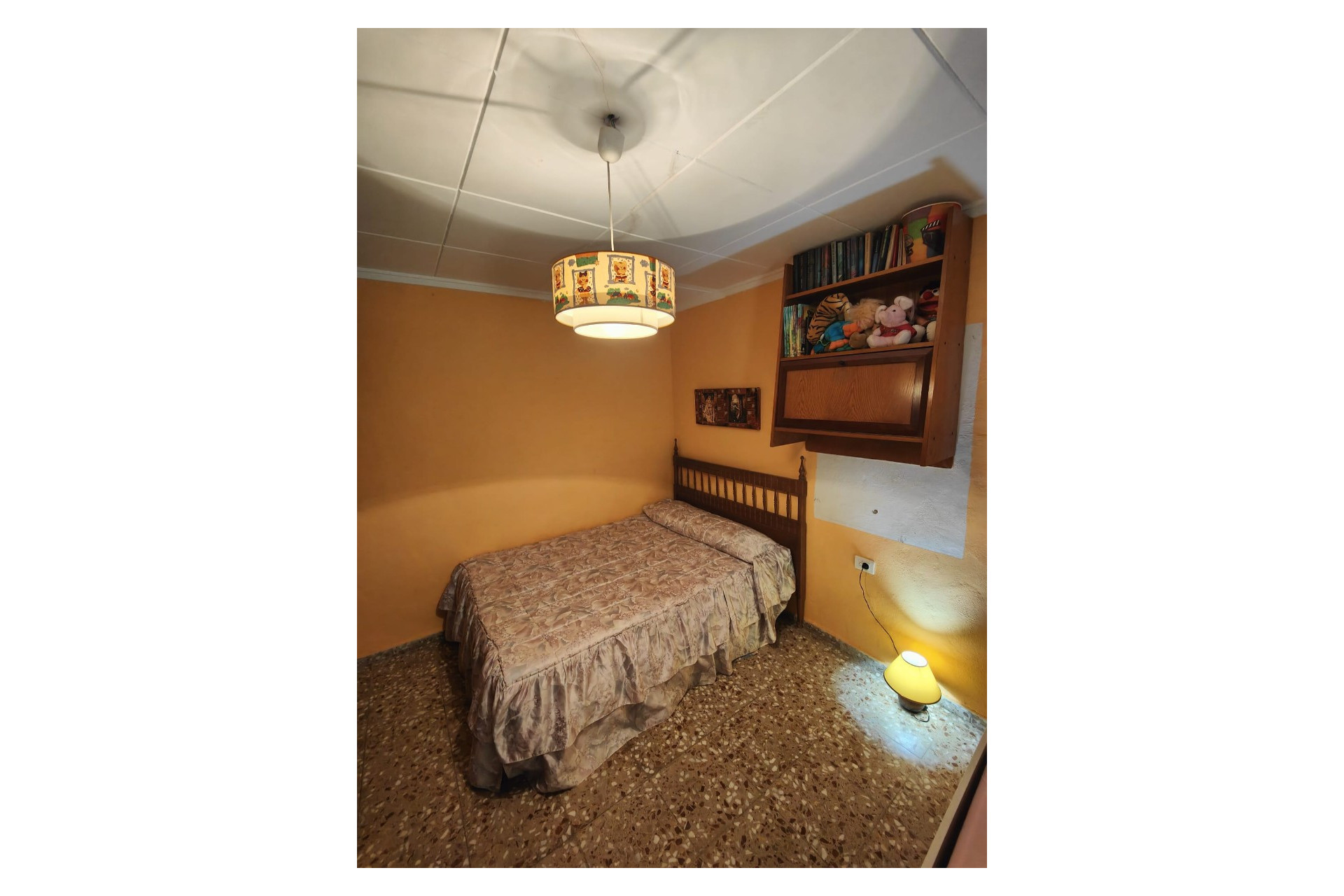 Resale - Finca / Country Property -
Yecla