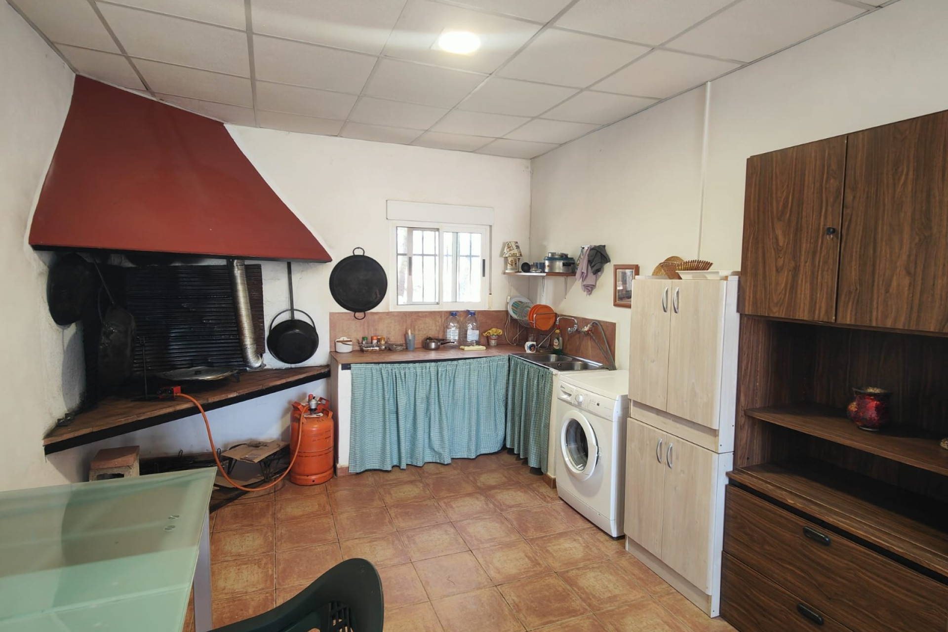 Resale - Finca / Country Property -
Yecla