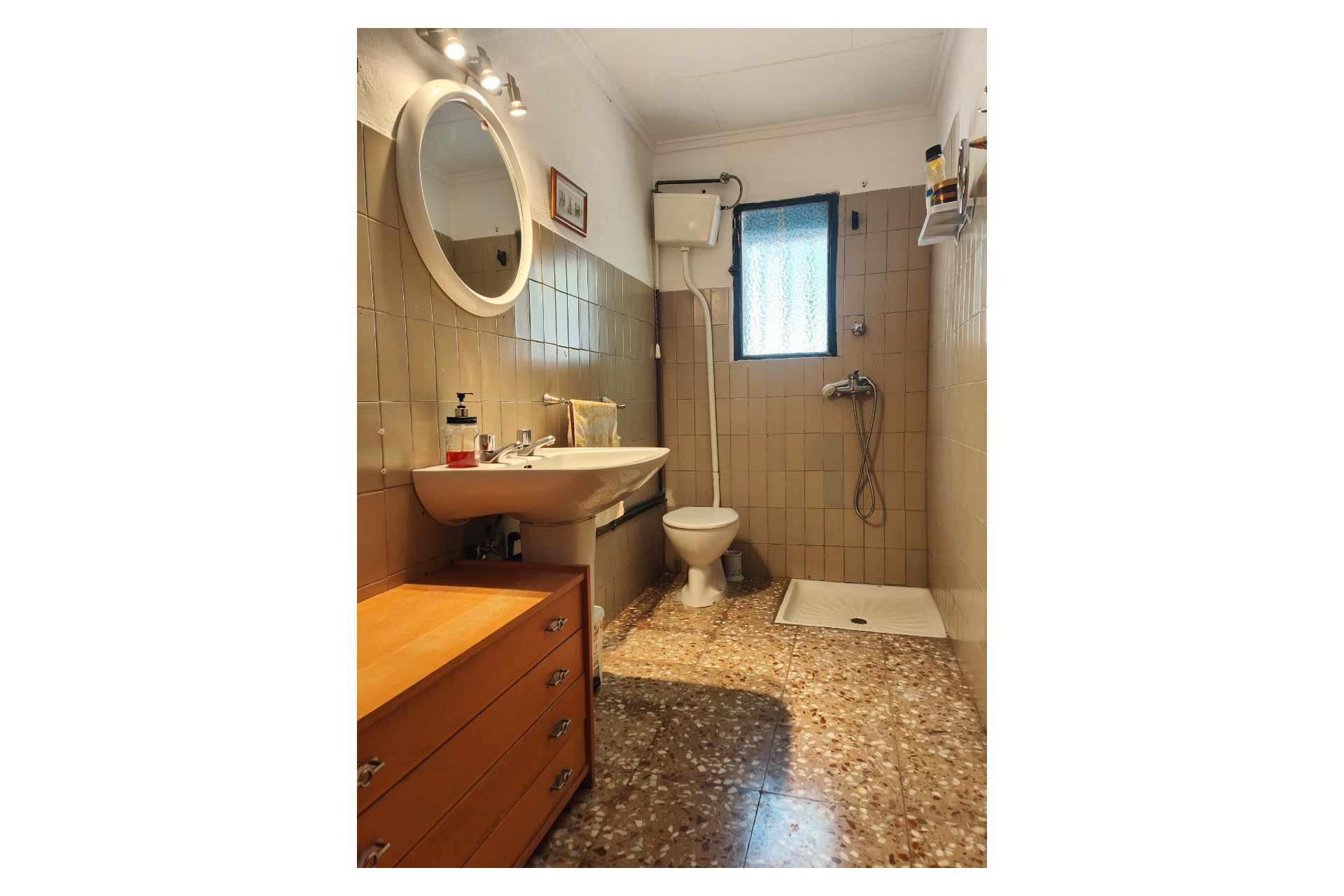 Resale - Finca / Country Property -
Yecla