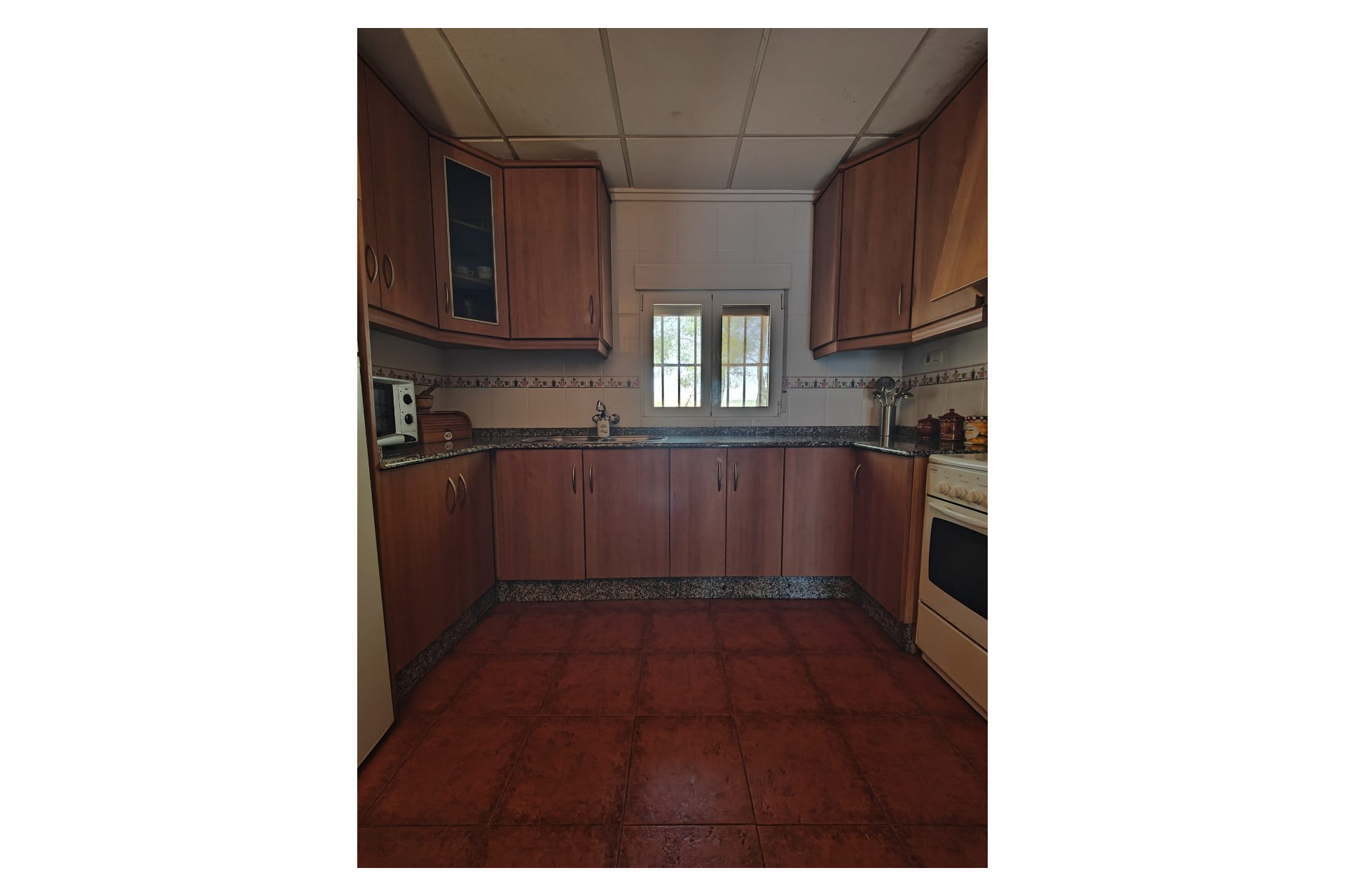 Resale - Finca / Country Property -
Yecla