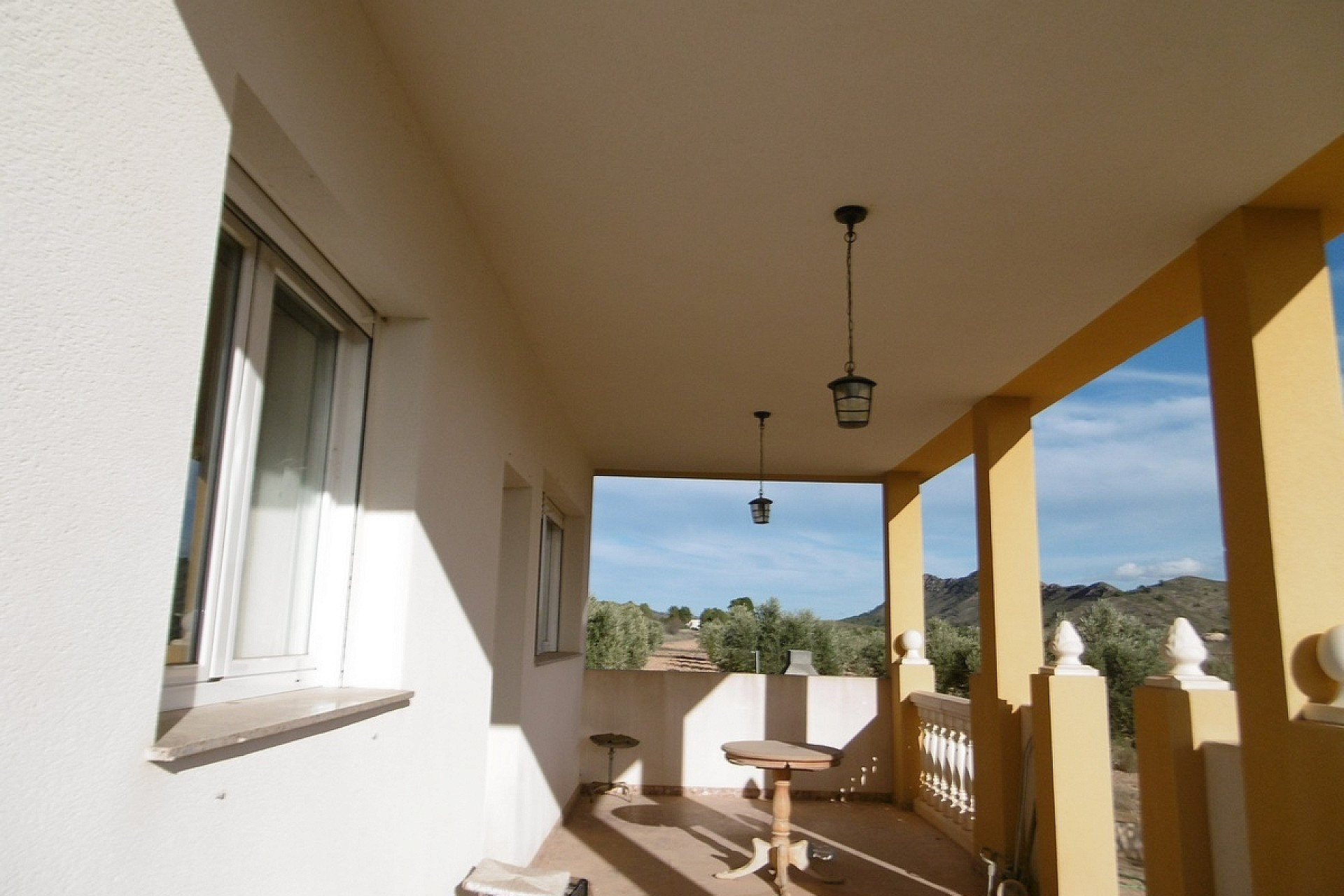 Resale - Finca / Country Property -
Yecla