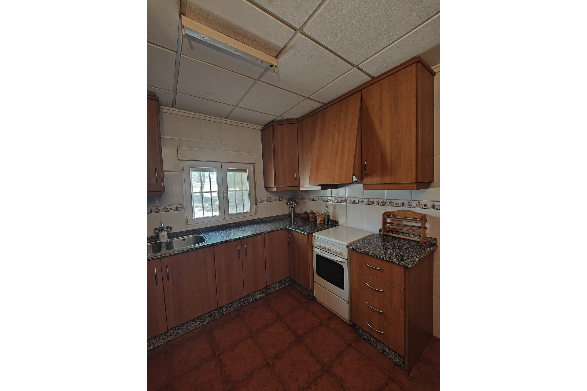 Resale - Finca / Country Property -
Yecla