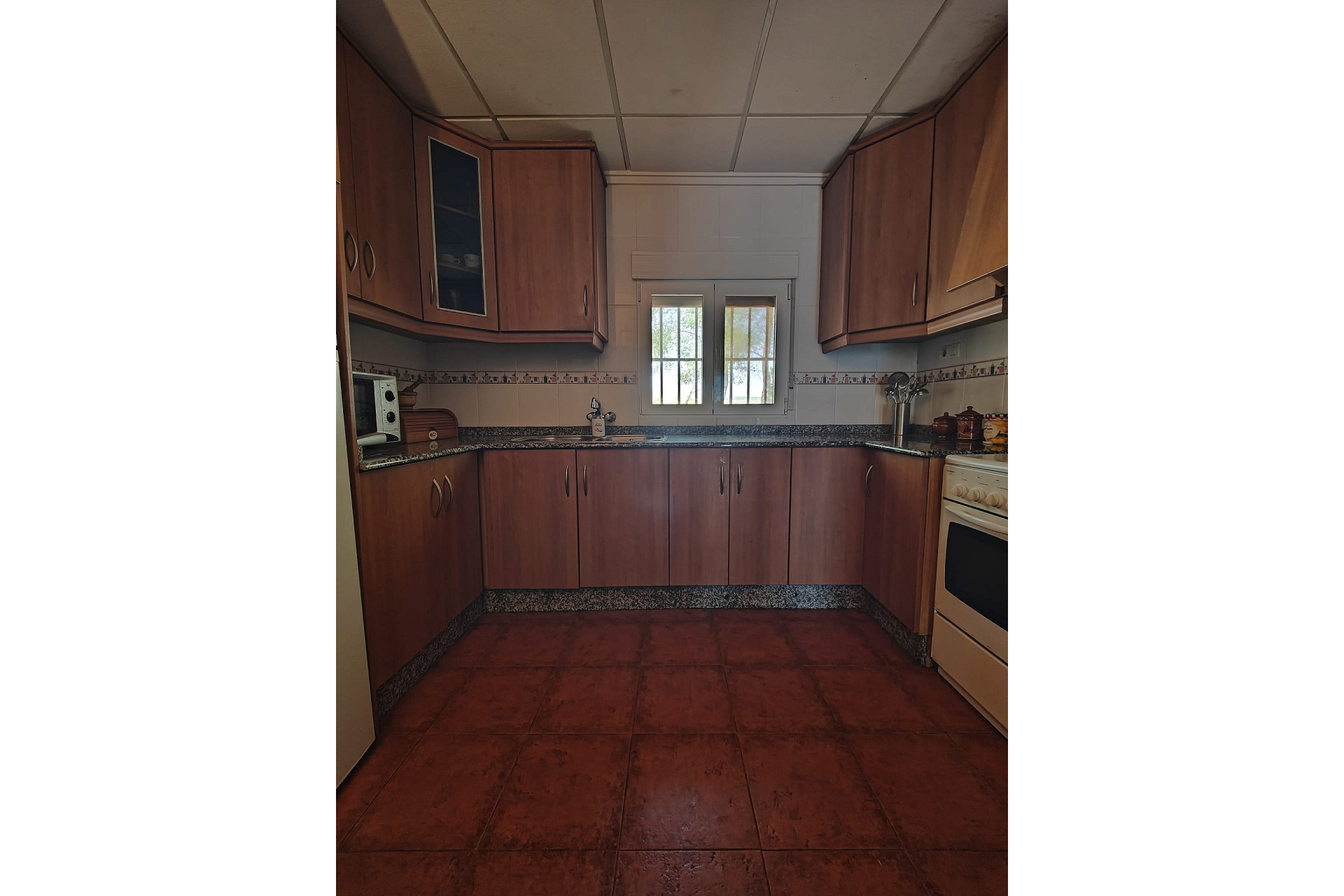 Resale - Finca / Country Property -
Yecla