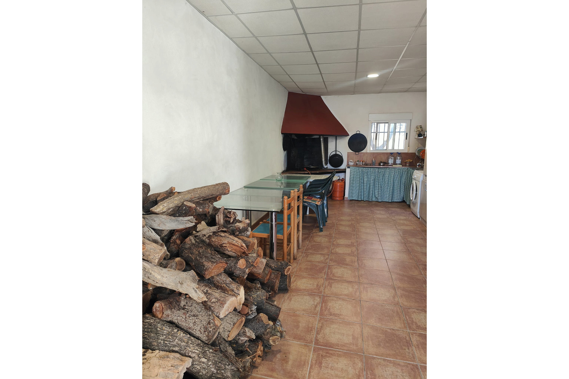 Resale - Finca / Country Property -
Yecla