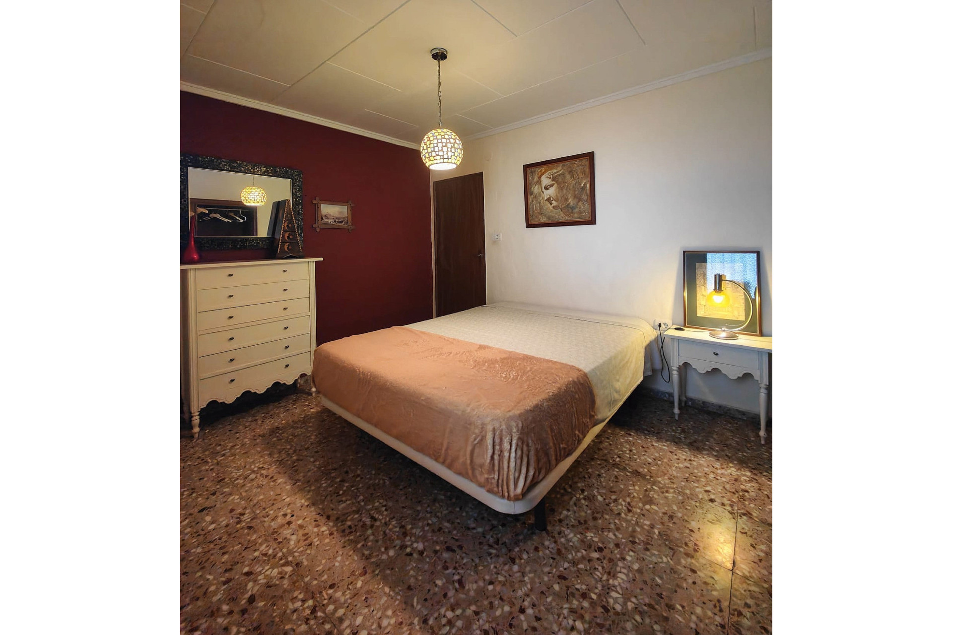 Resale - Finca / Country Property -
Yecla