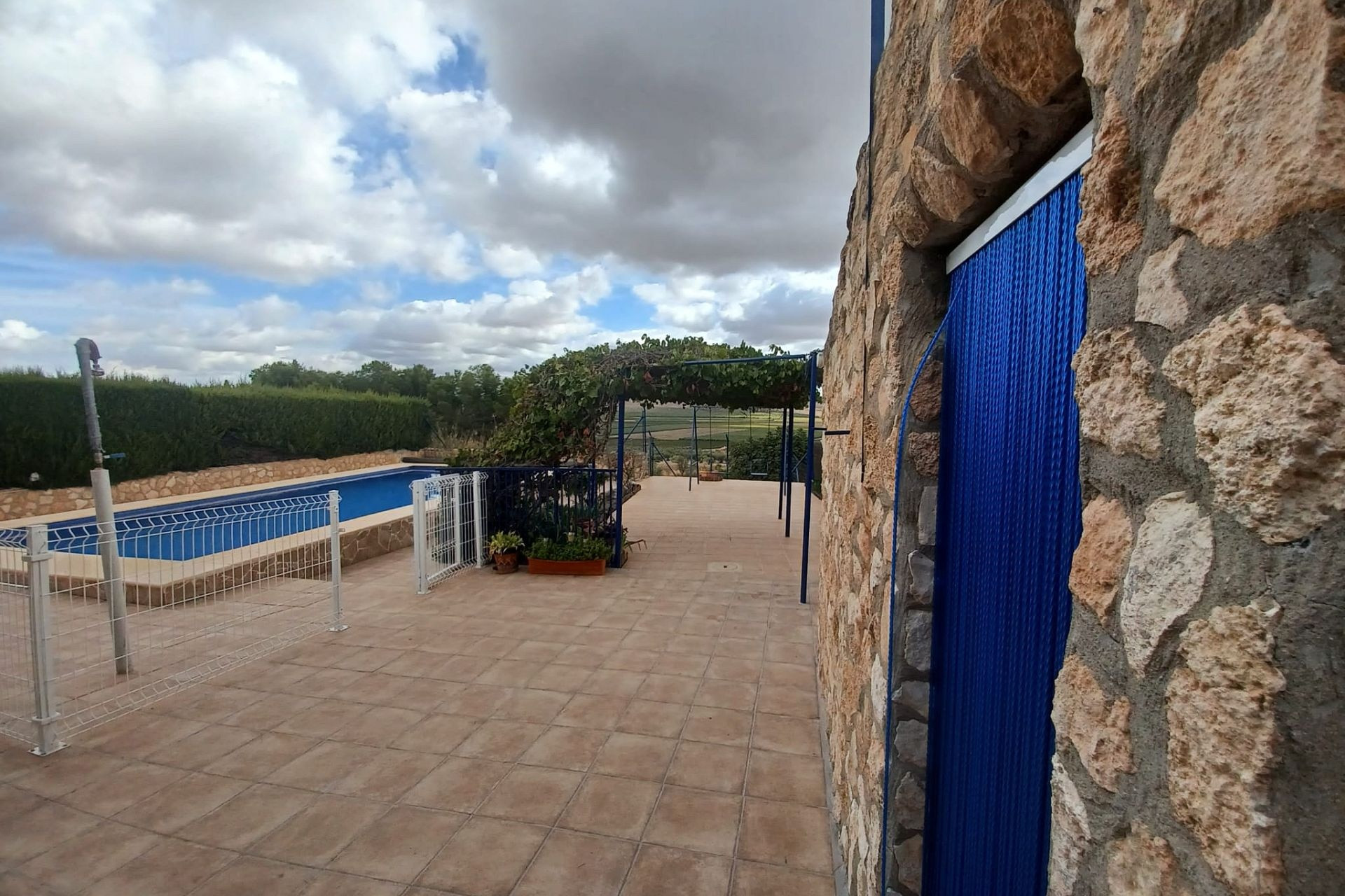 Resale - Finca / Country Property -
Yecla