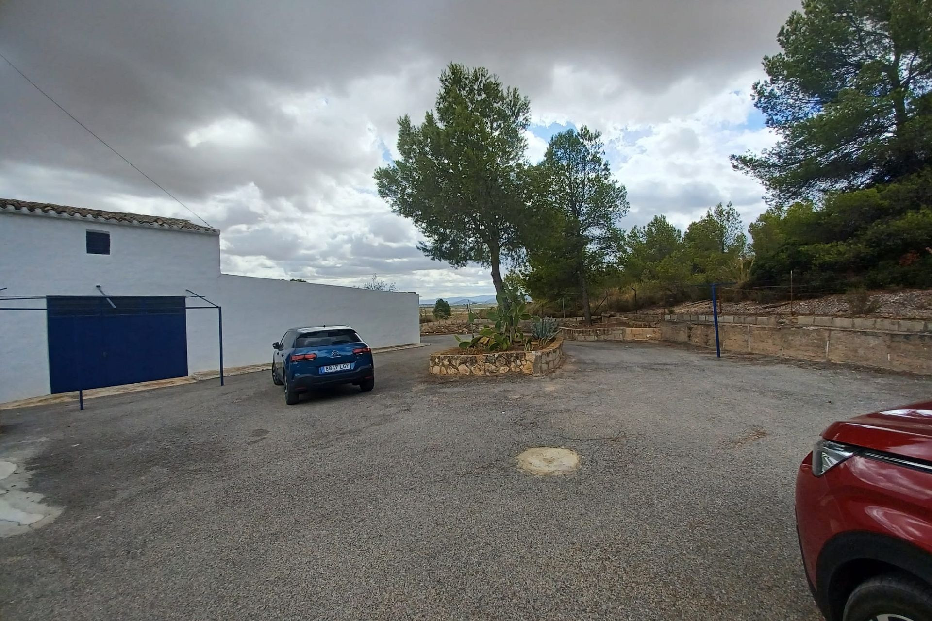 Resale - Finca / Country Property -
Yecla