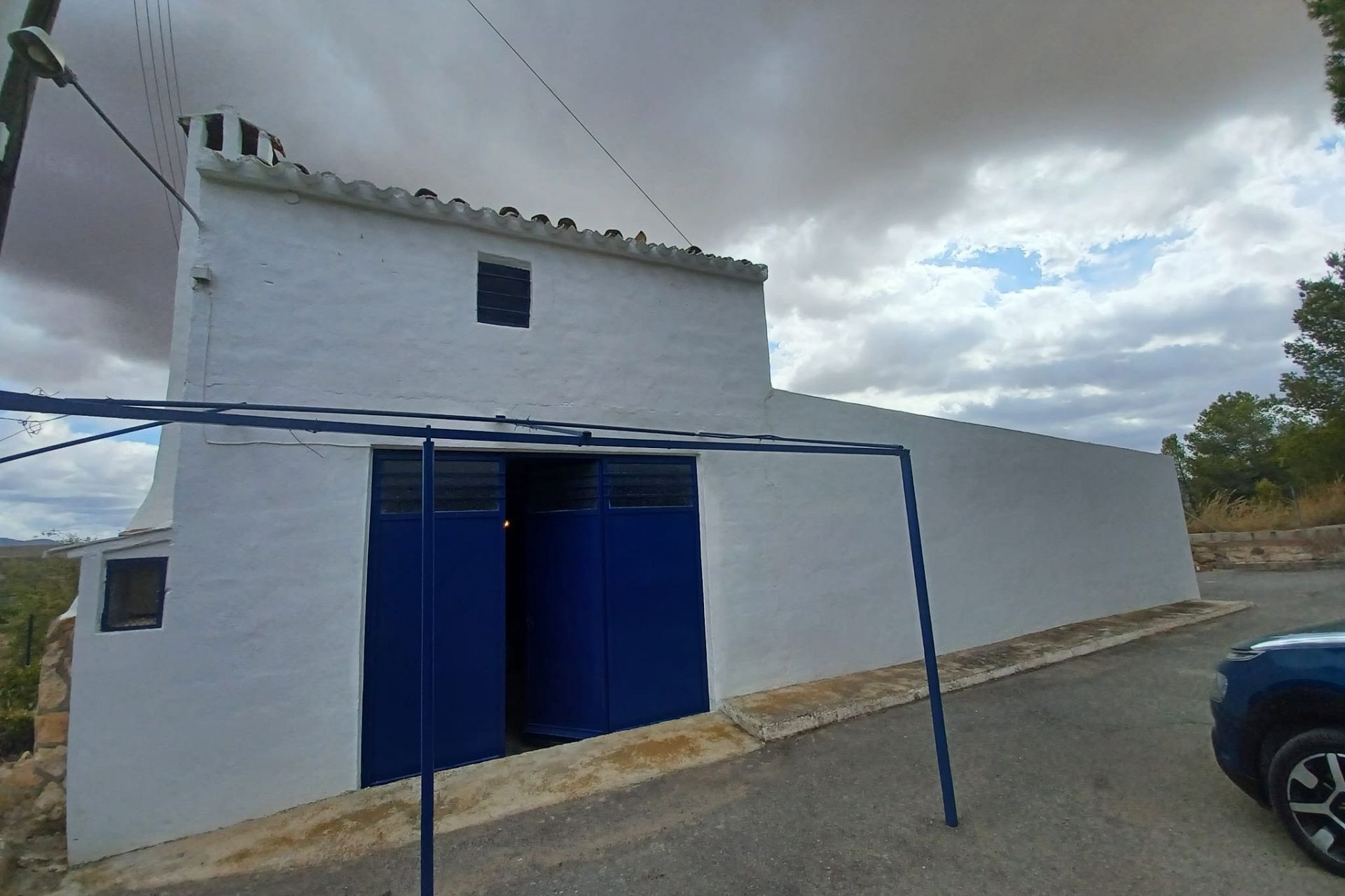 Resale - Finca / Country Property -
Yecla