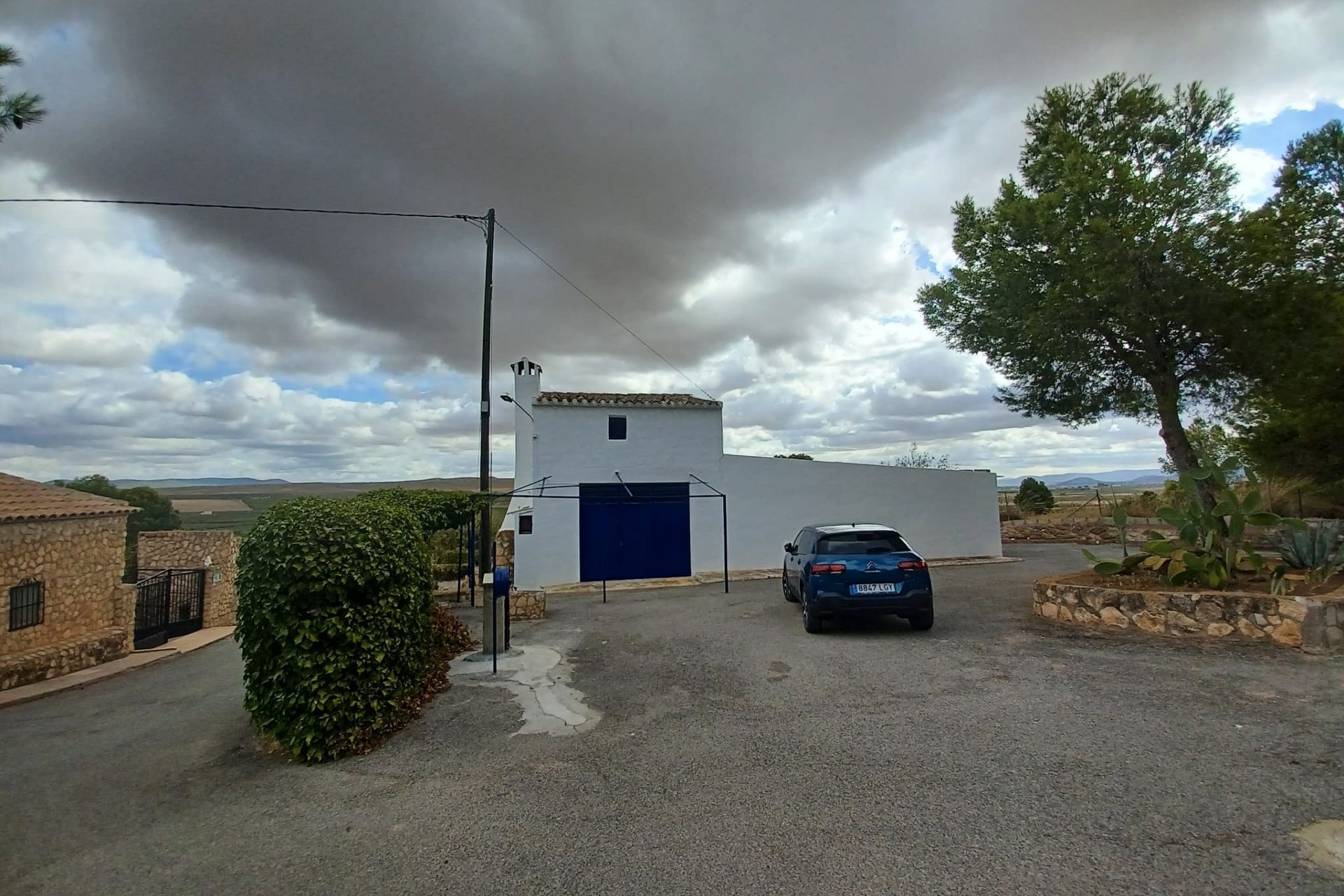 Resale - Finca / Country Property -
Yecla