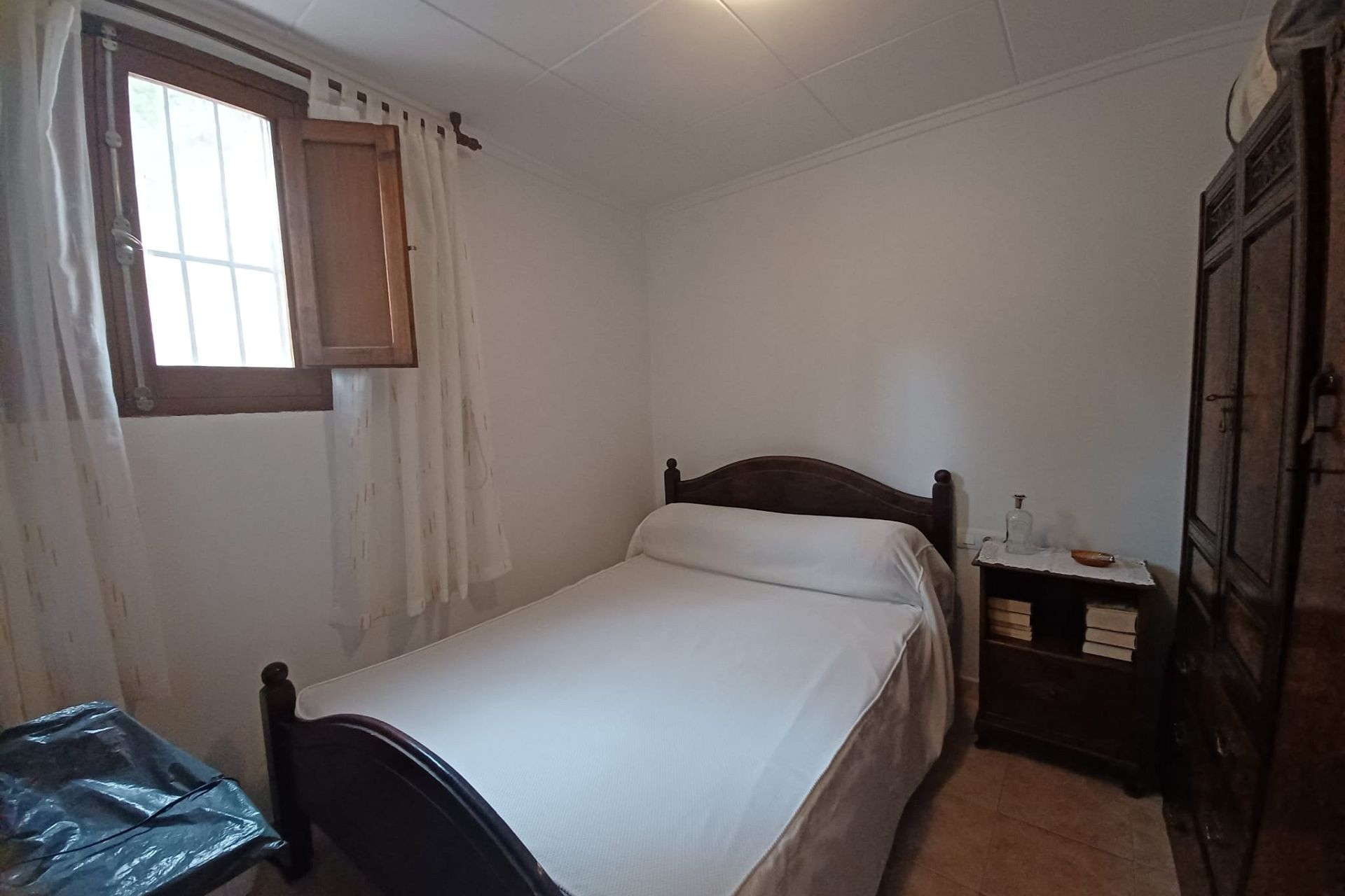 Resale - Finca / Country Property -
Yecla