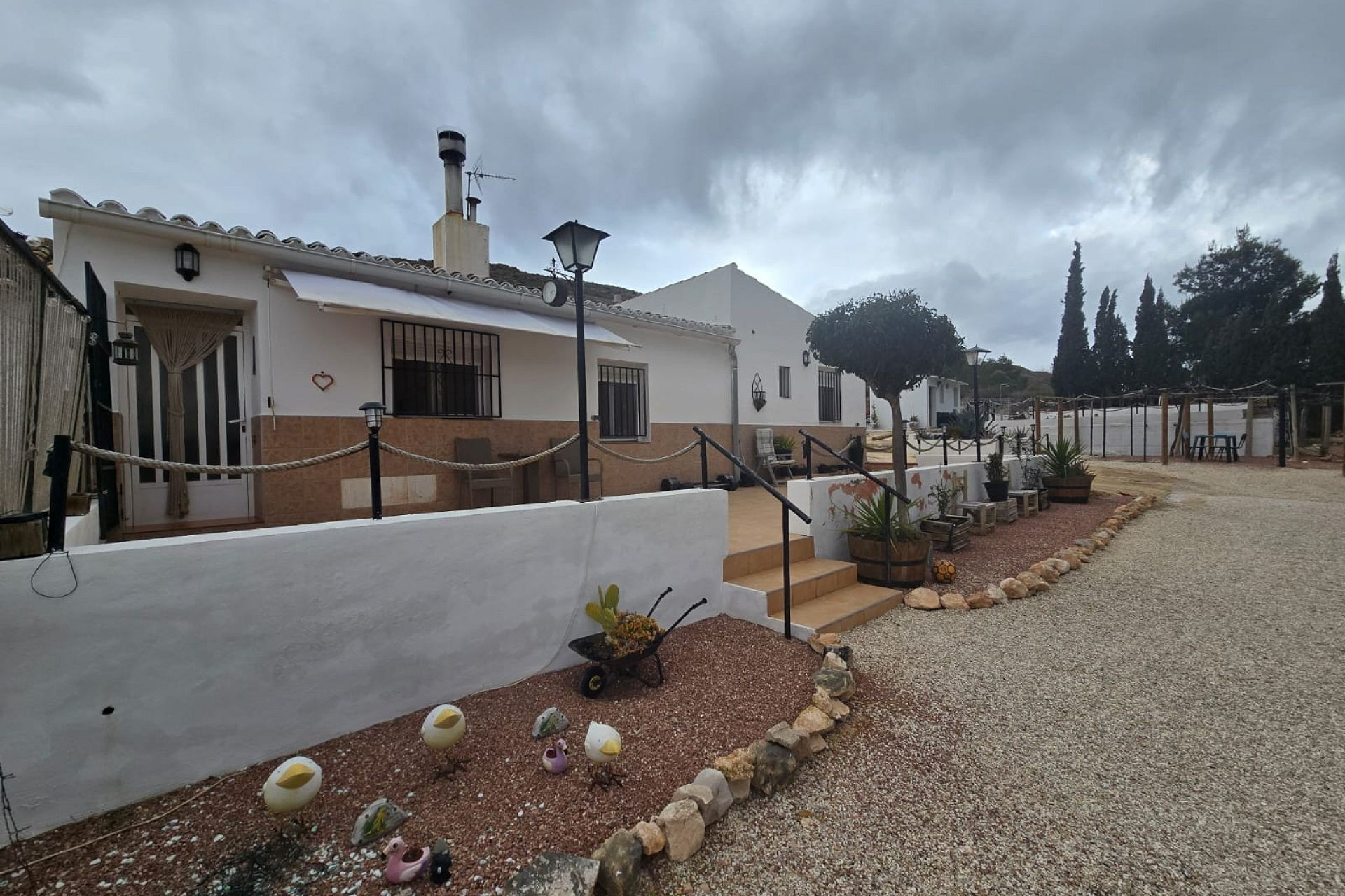 Resale - Finca - Country Property -
Yecla