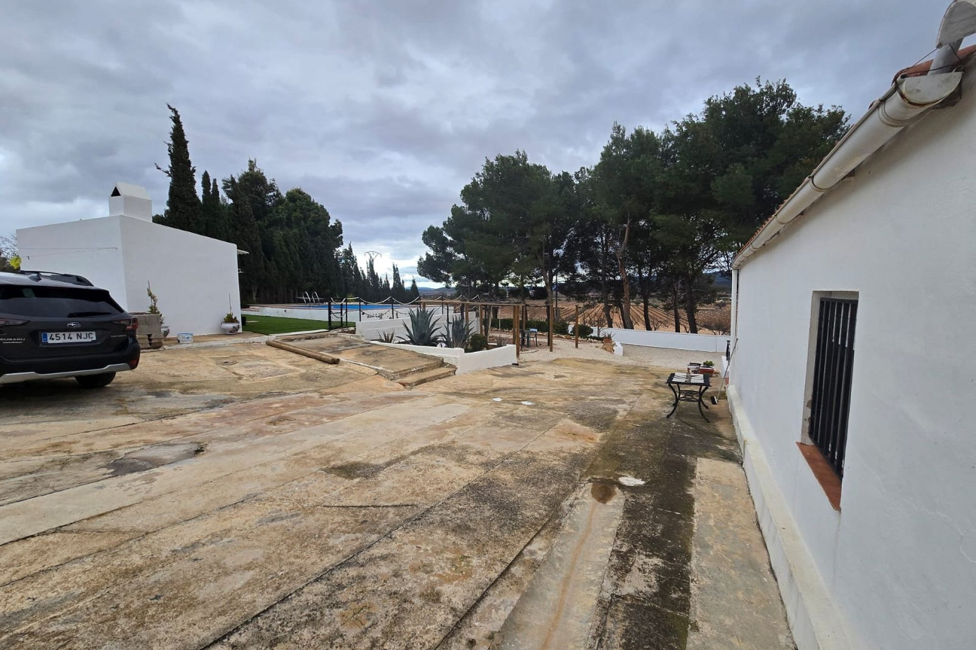 Resale - Finca - Country Property -
Yecla