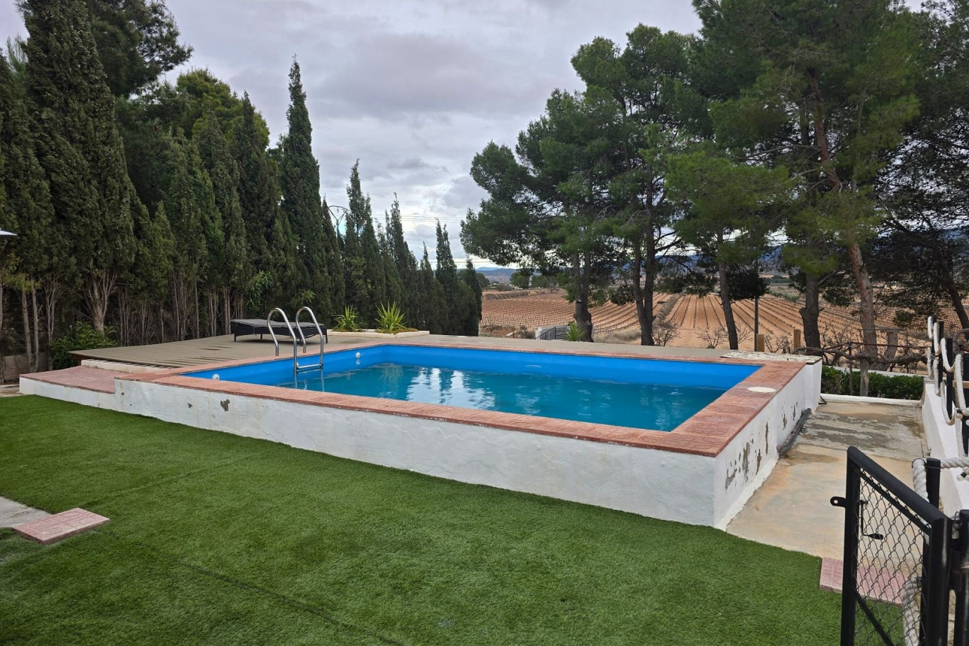 Resale - Finca - Country Property -
Yecla