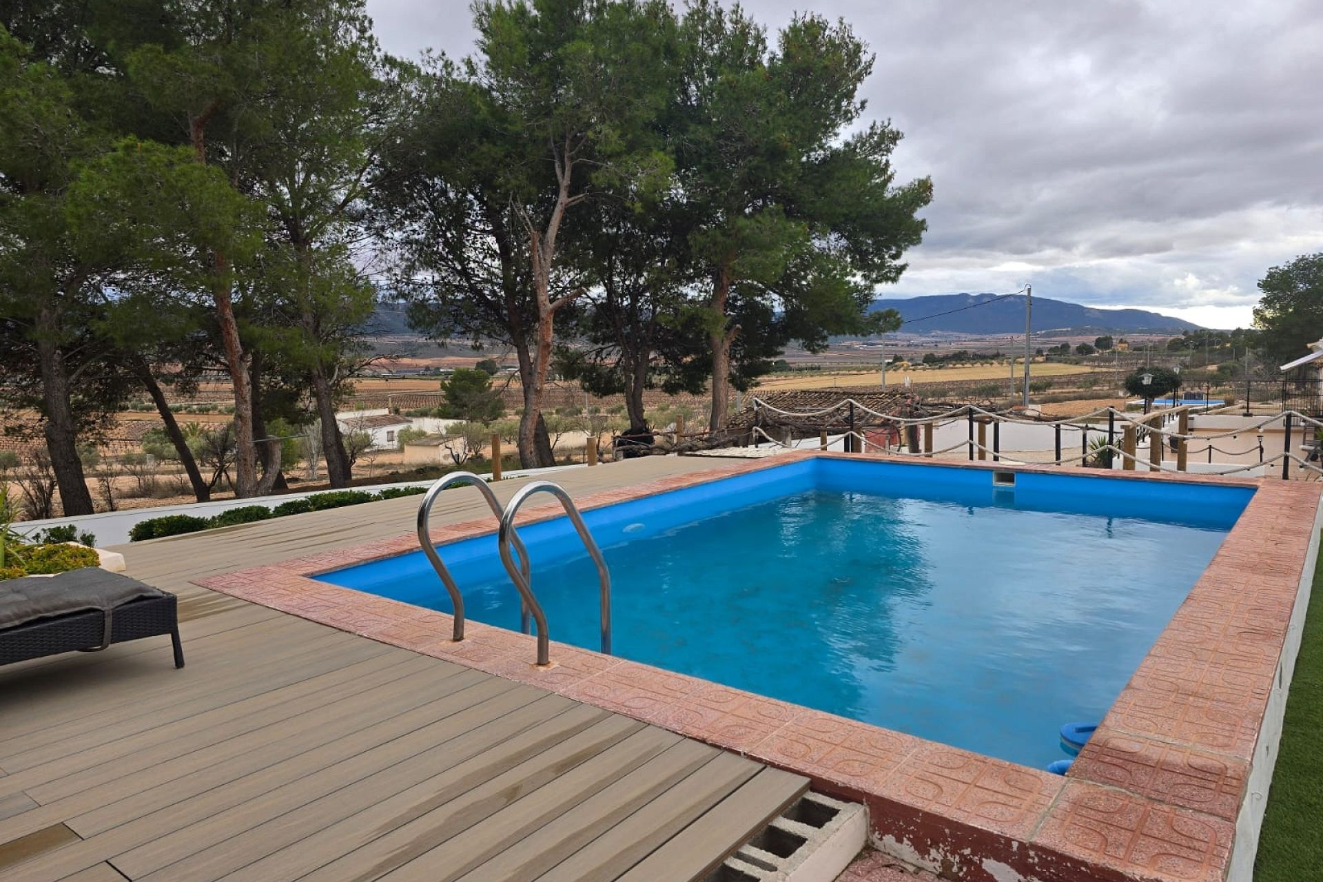 Resale - Finca - Country Property -
Yecla