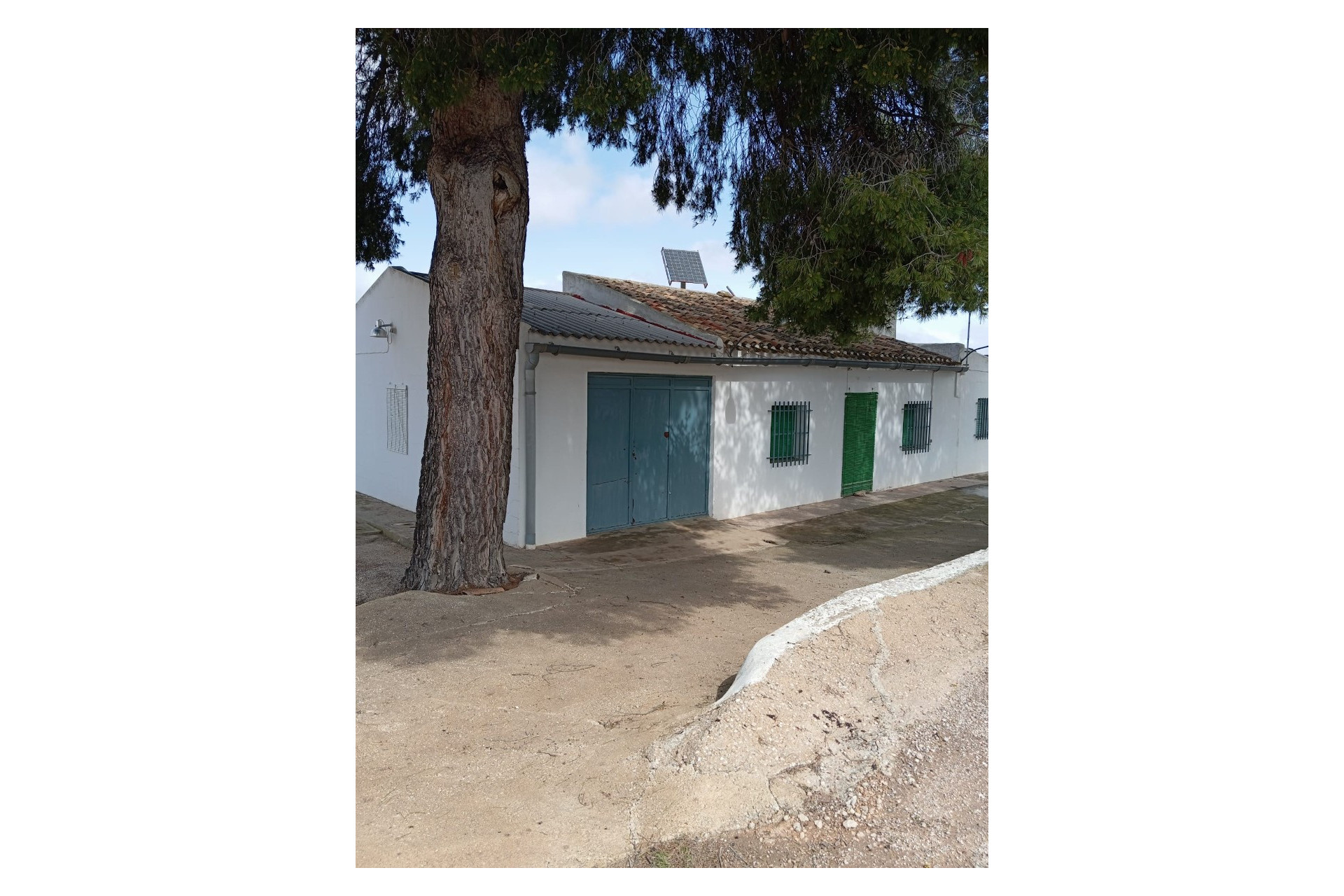 Resale - Finca - Country Property -
Yecla