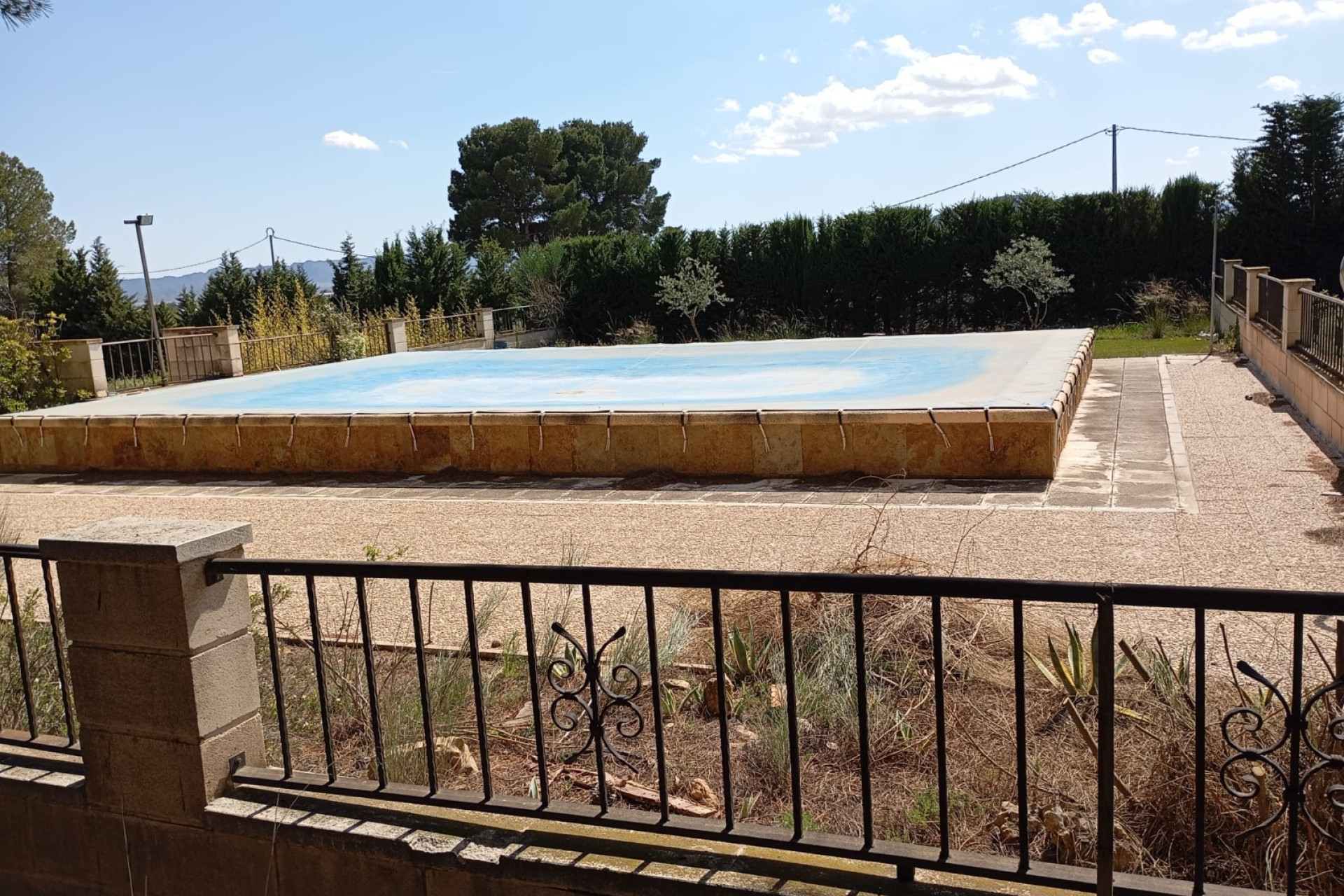 Resale - Finca - Country Property -
Yecla