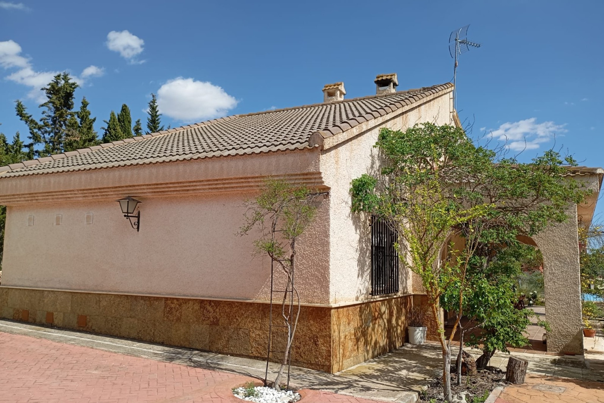 Resale - Finca - Country Property -
Yecla