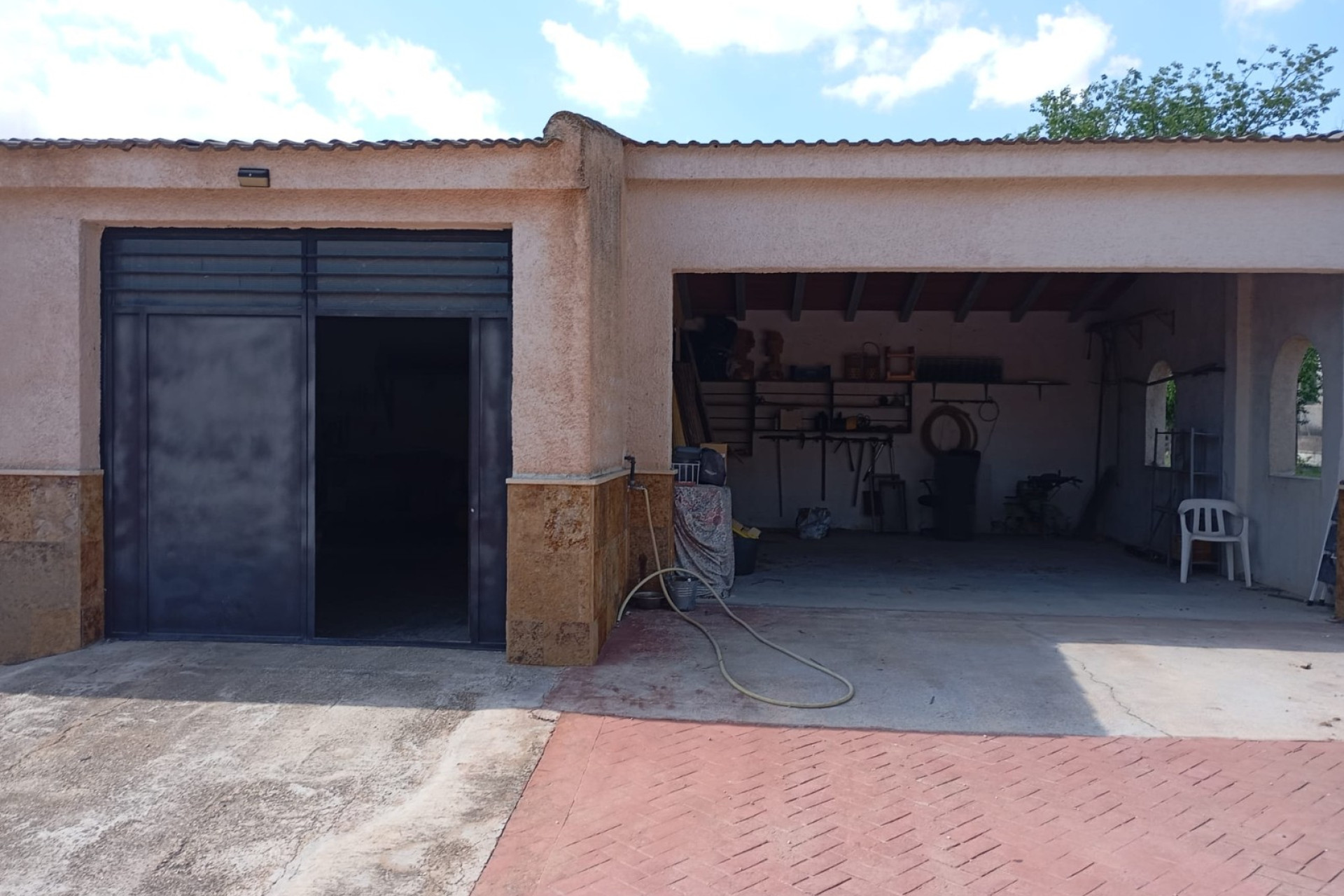 Resale - Finca - Country Property -
Yecla