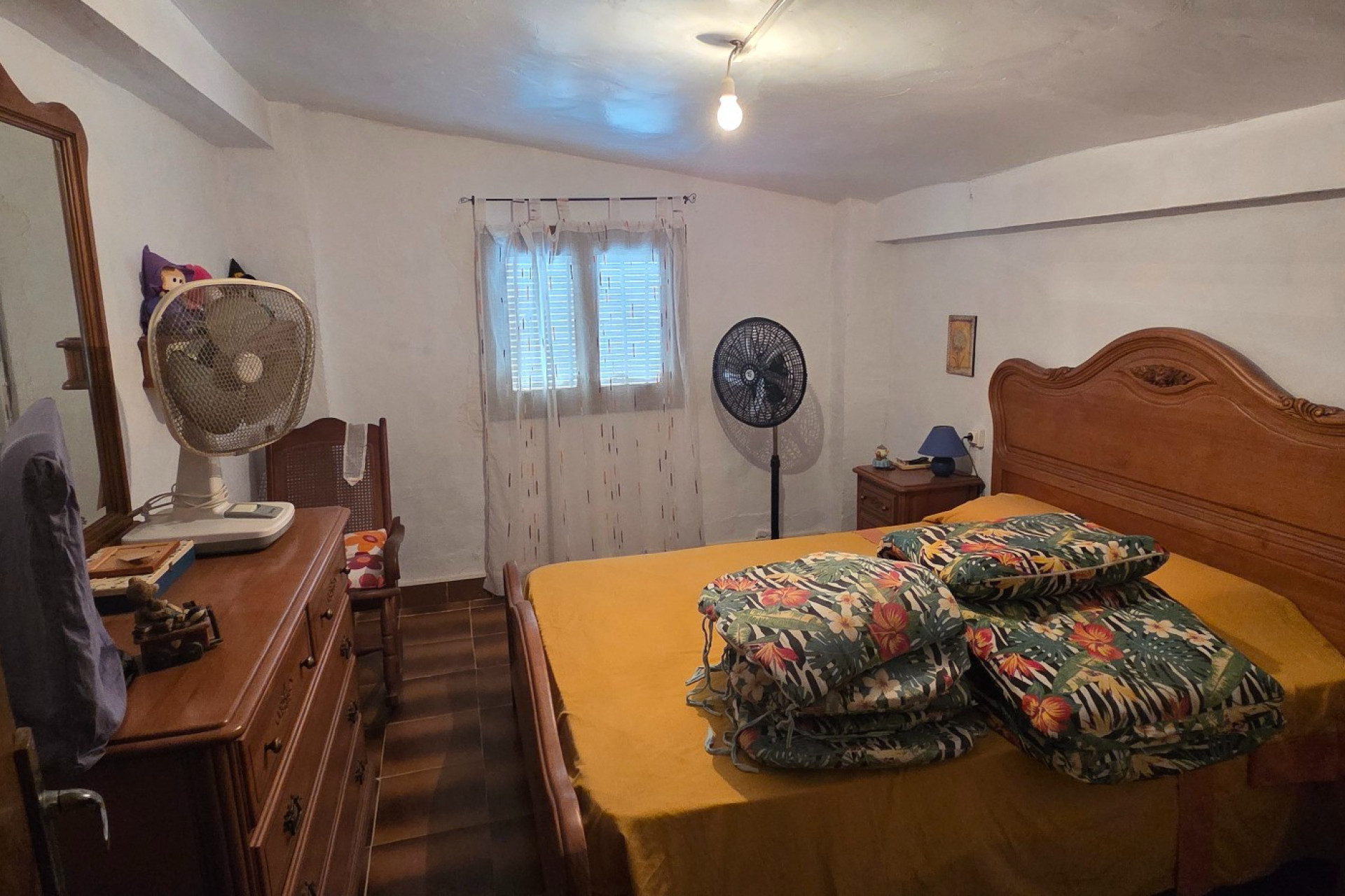 Resale - Finca - Country Property -
Yecla