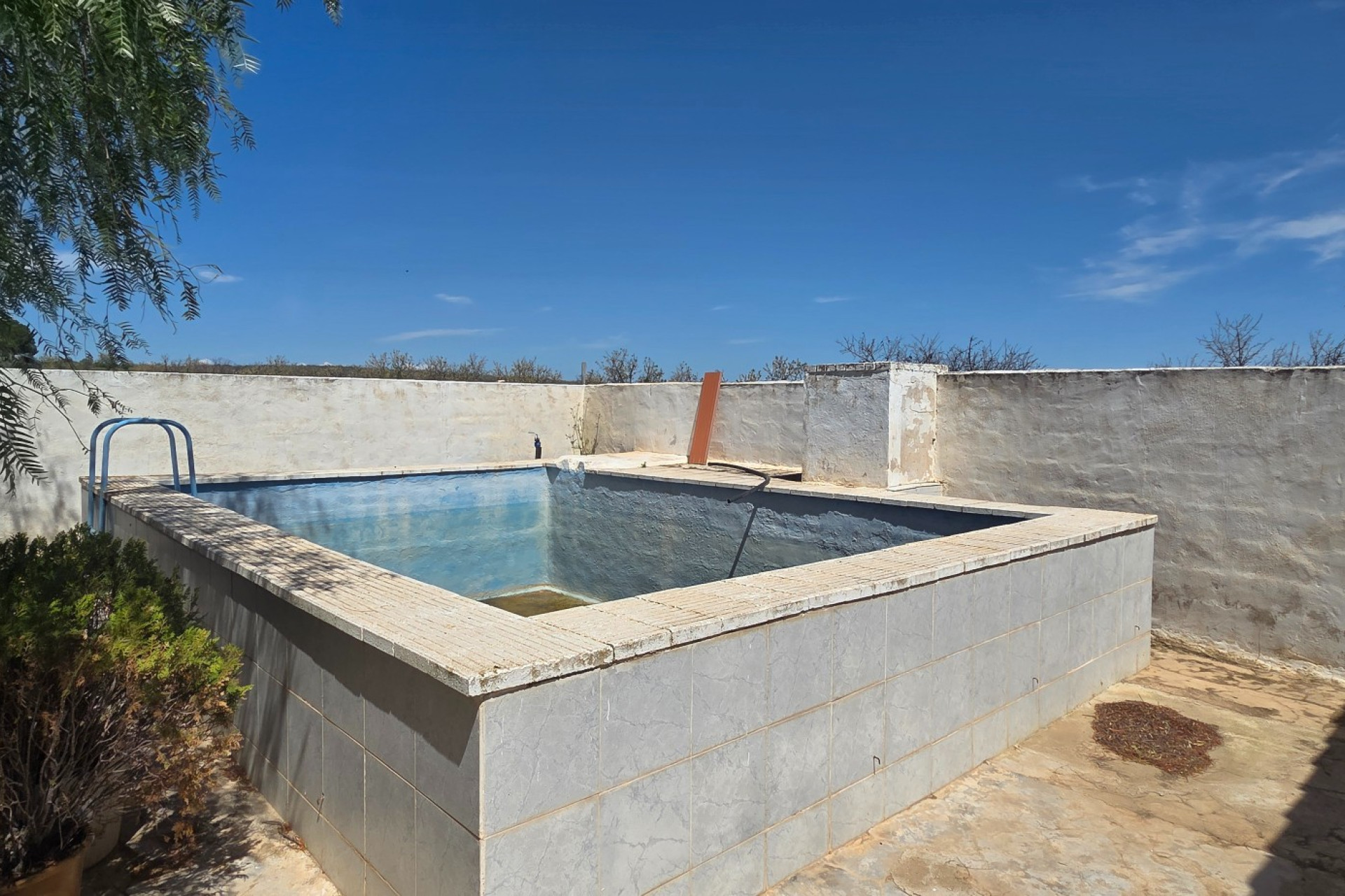 Resale - Finca - Country Property -
Yecla