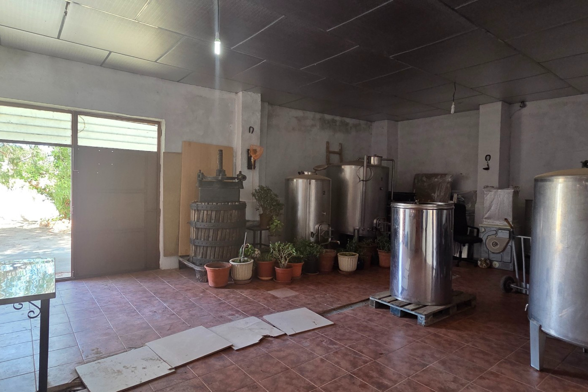 Resale - Finca - Country Property -
Yecla