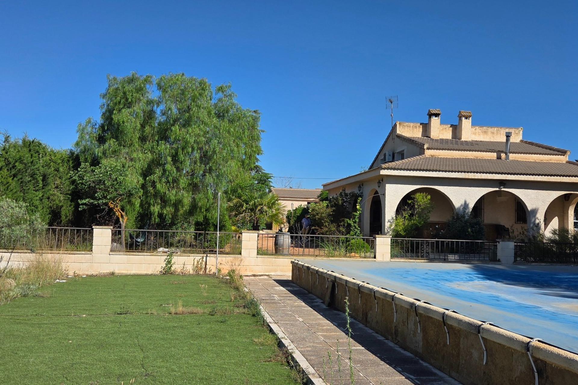 Resale - Finca - Country Property -
Yecla