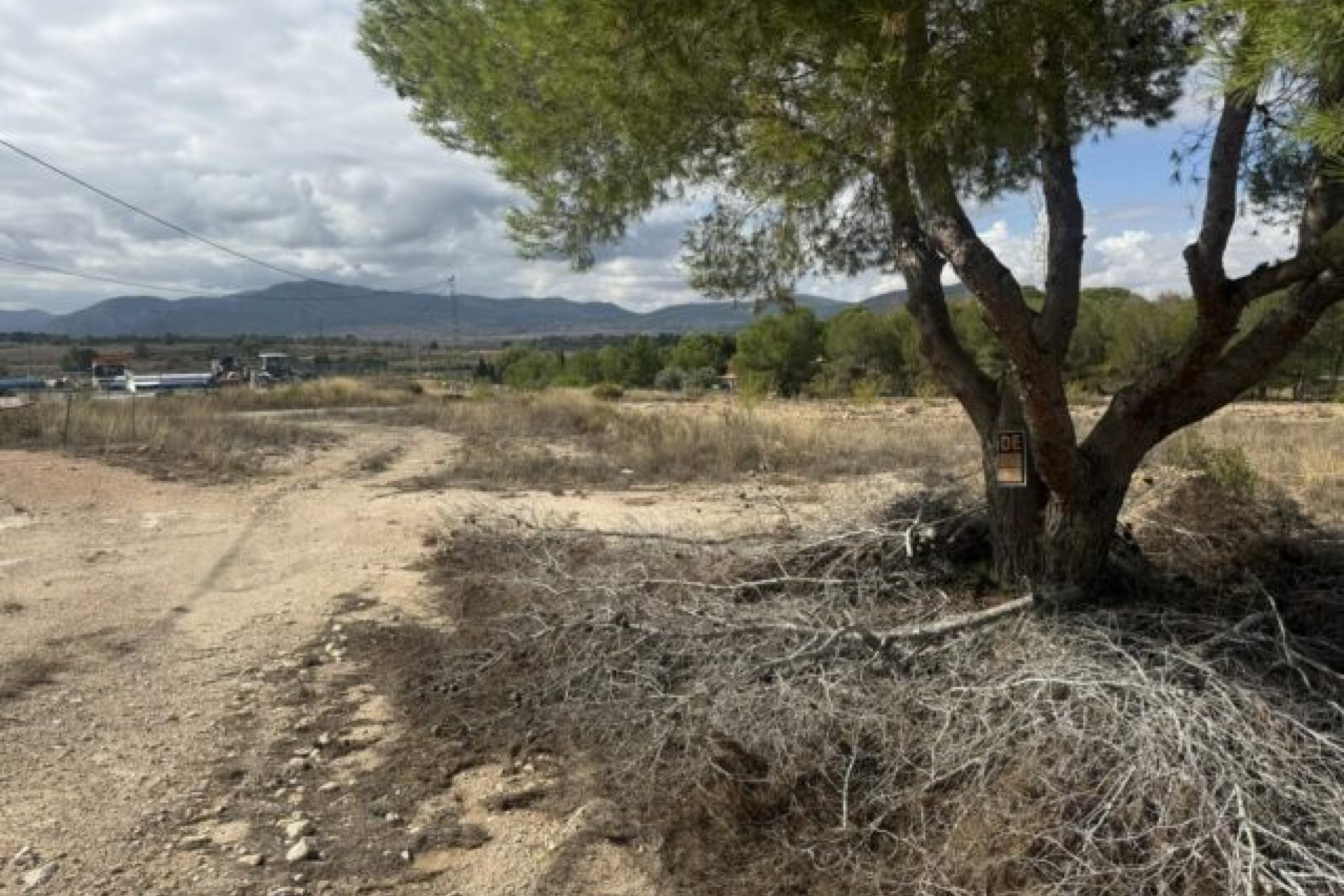 Resale - Land -
Monovar