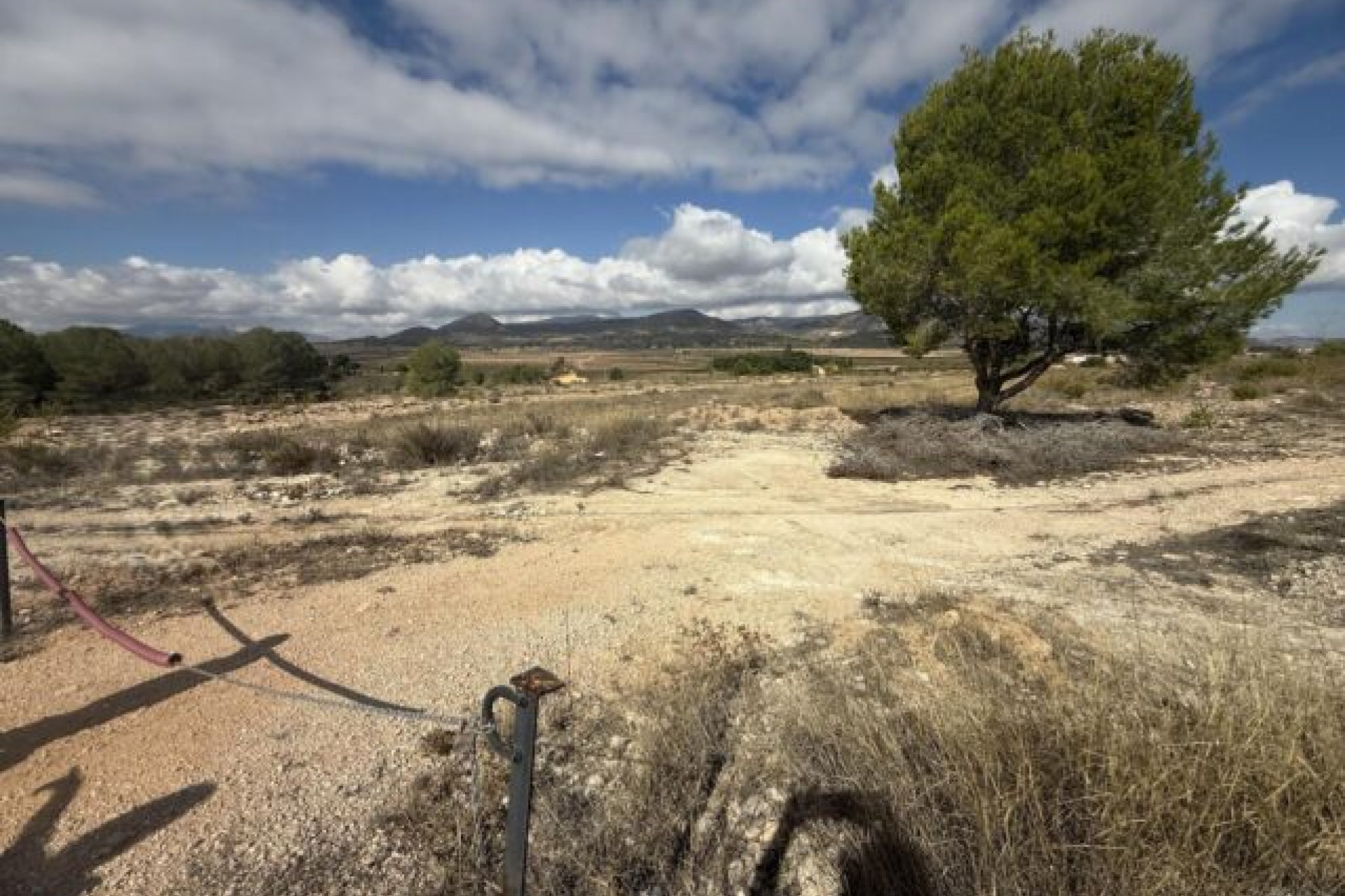 Resale - Land -
Monovar