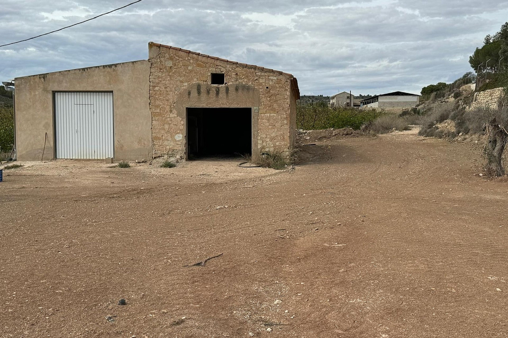 Resale - Land -
Monovar