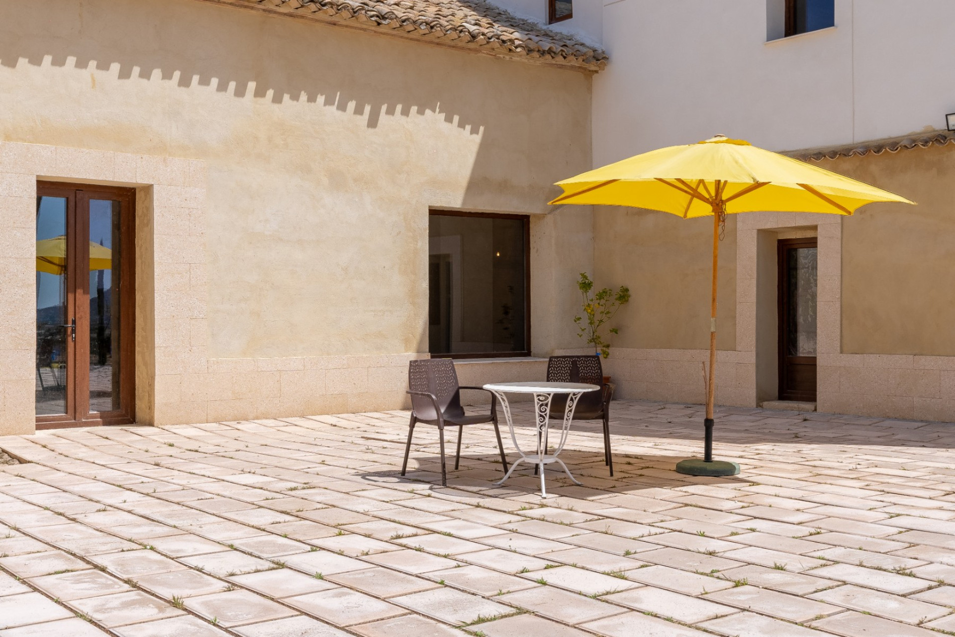 Resale - Others -
Castalla