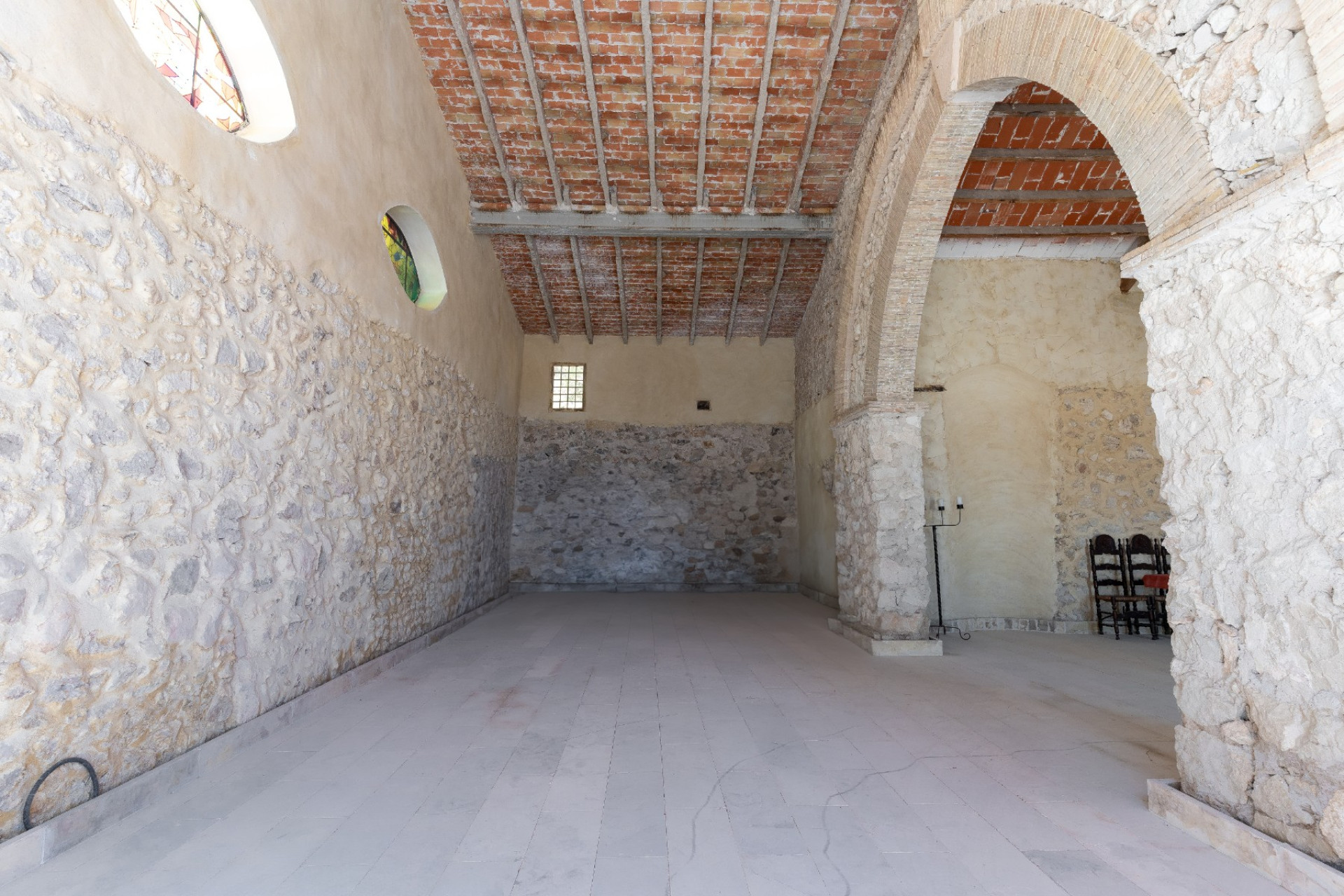 Resale - Others -
Castalla