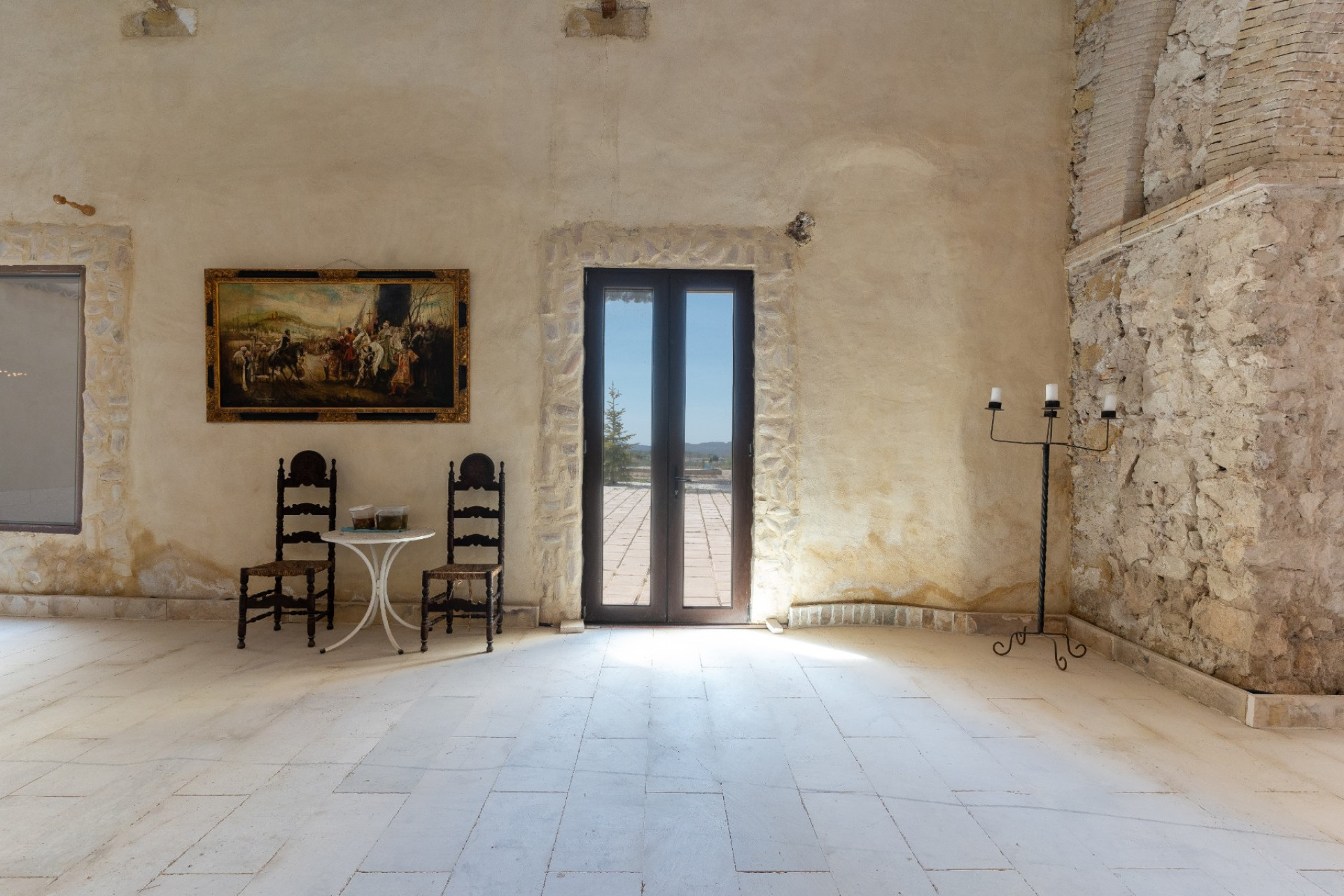 Resale - Others -
Castalla