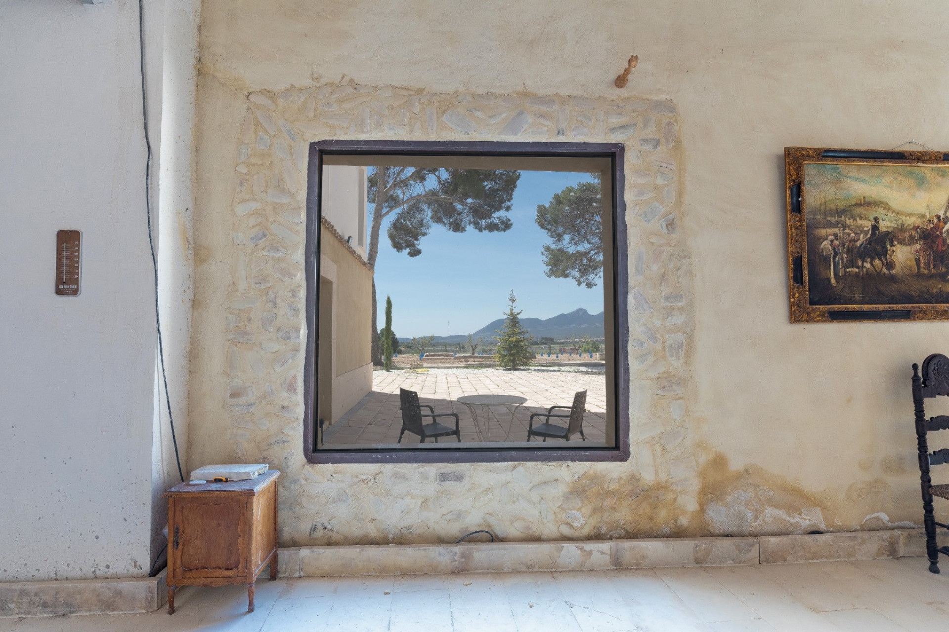 Resale - Others -
Castalla