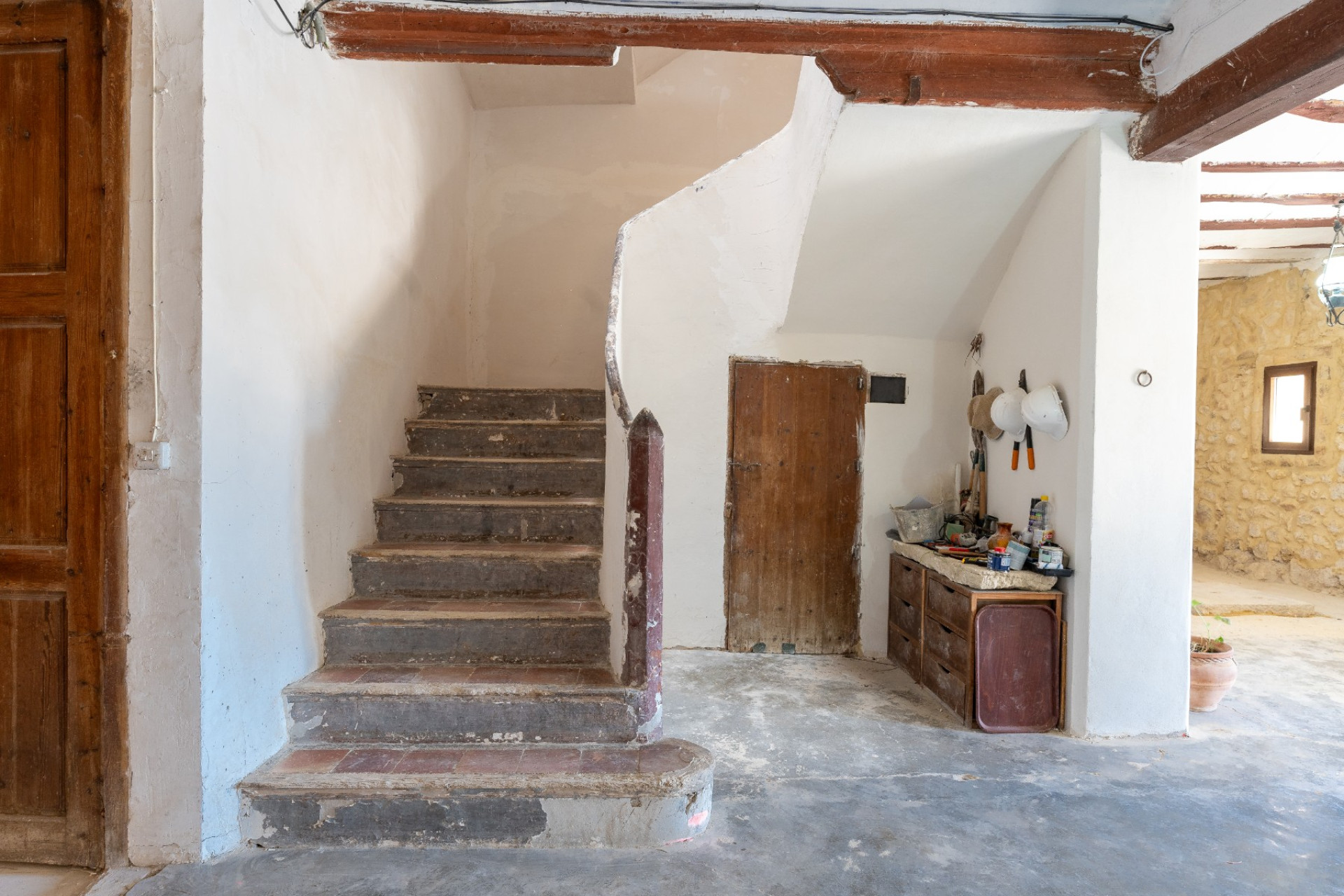 Resale - Others -
Castalla