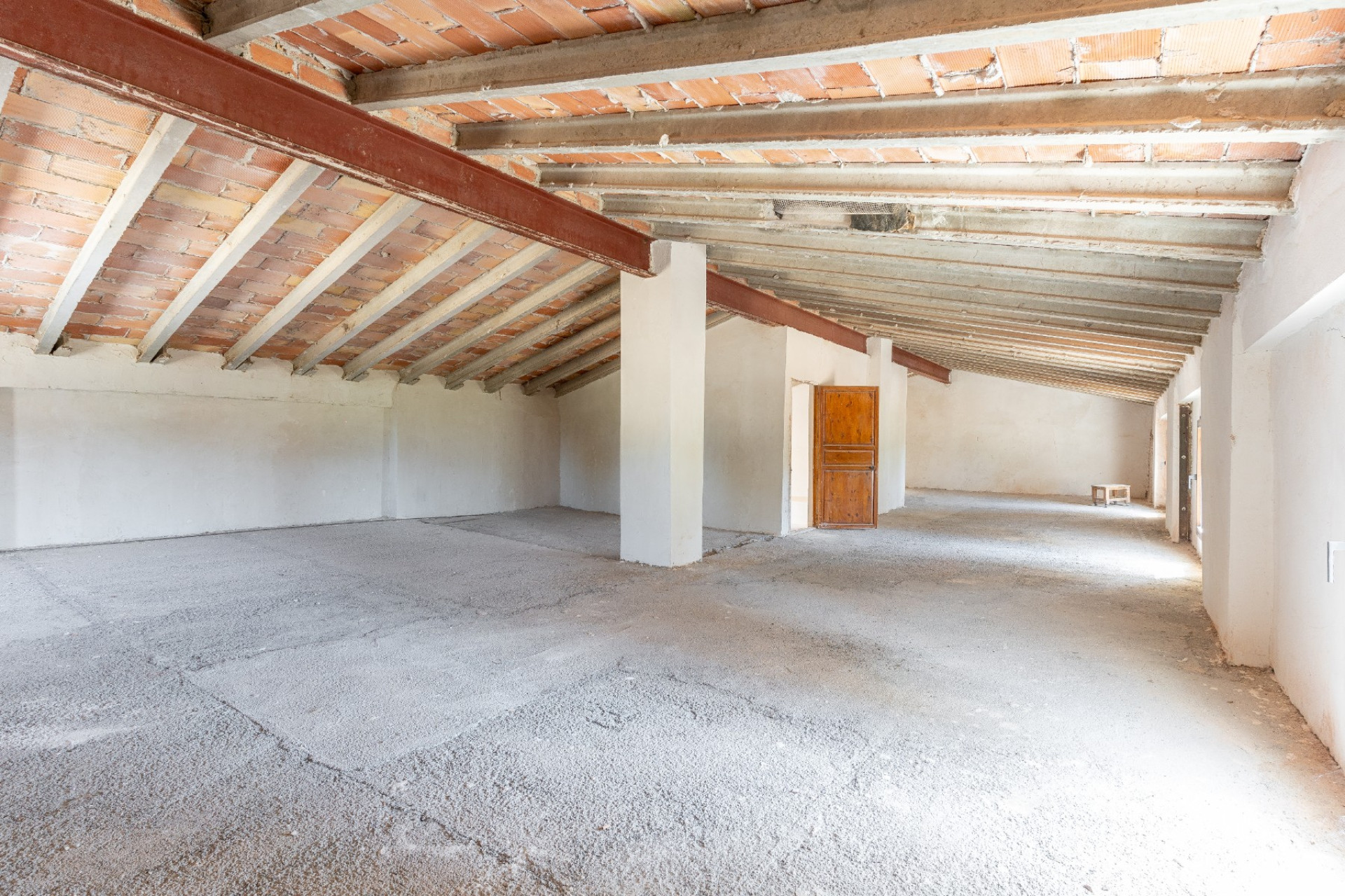 Resale - Others -
Castalla