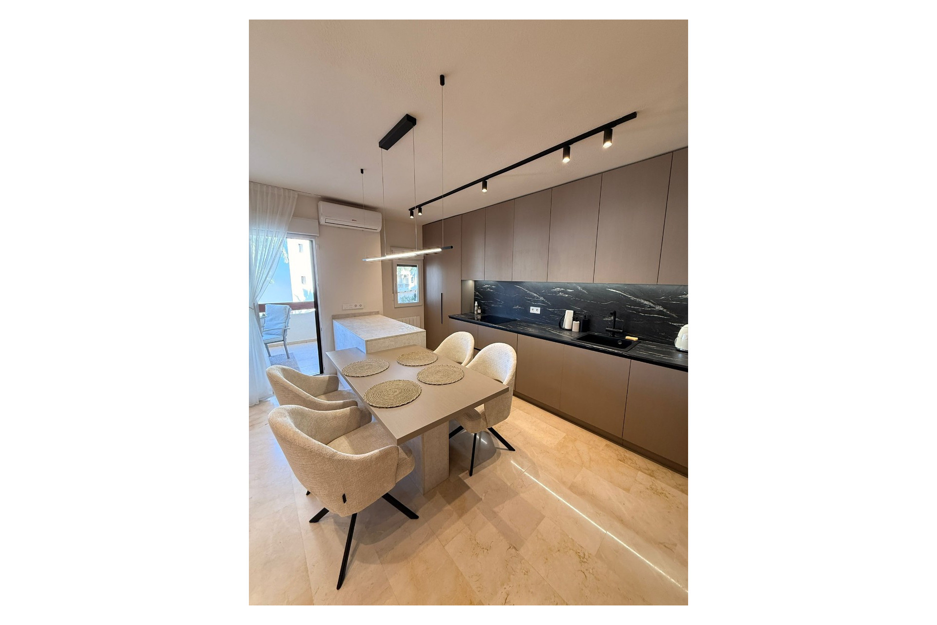 Resale - Penthouse -
Las Ramblas Golf - Inland