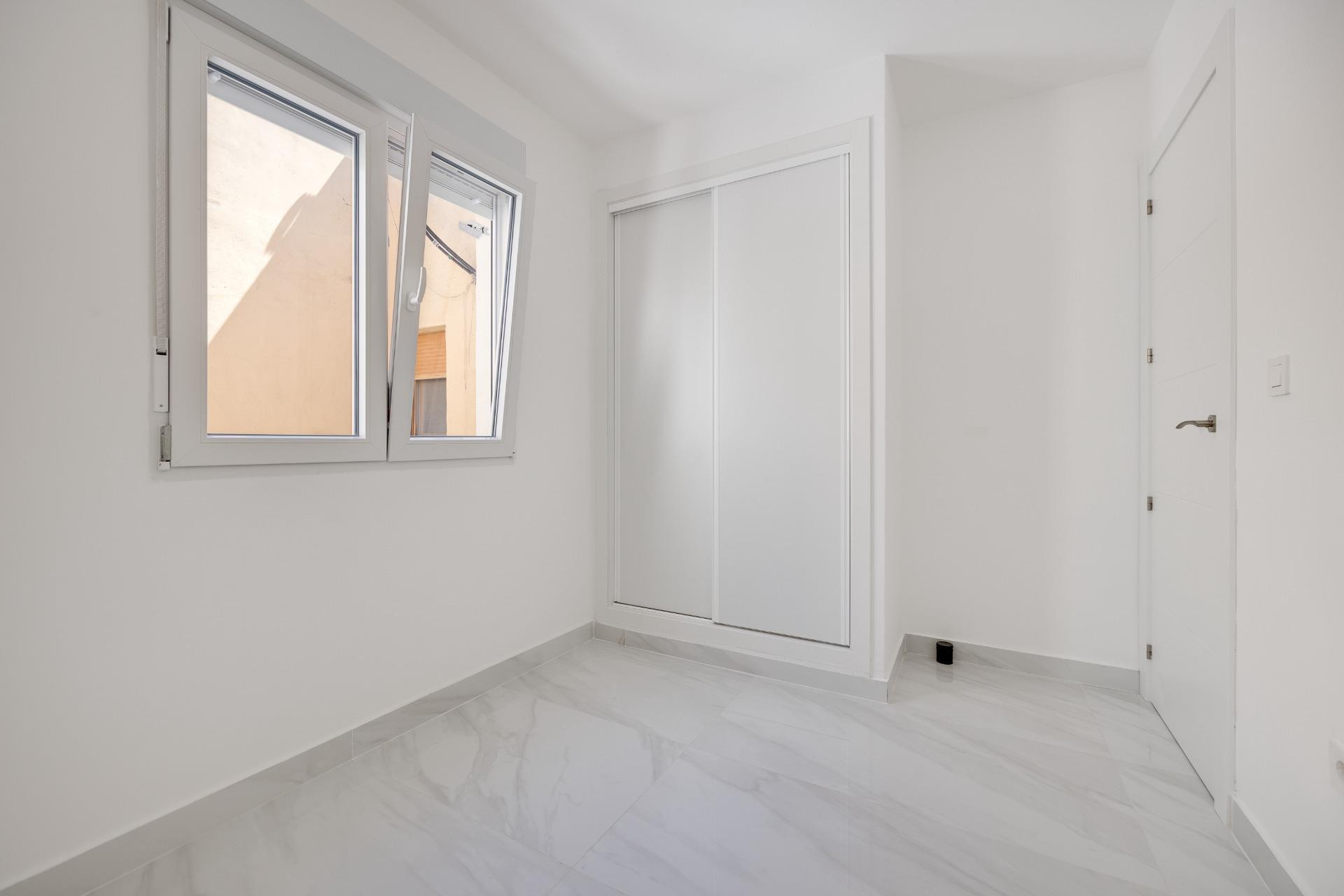 Resale - Penthouse -
Torrevieja - El Limonar