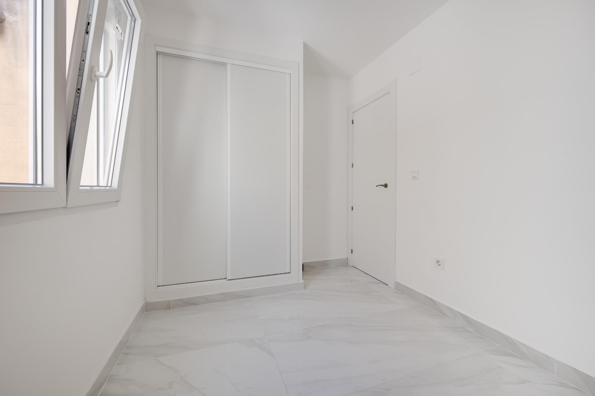 Resale - Penthouse -
Torrevieja - El Limonar