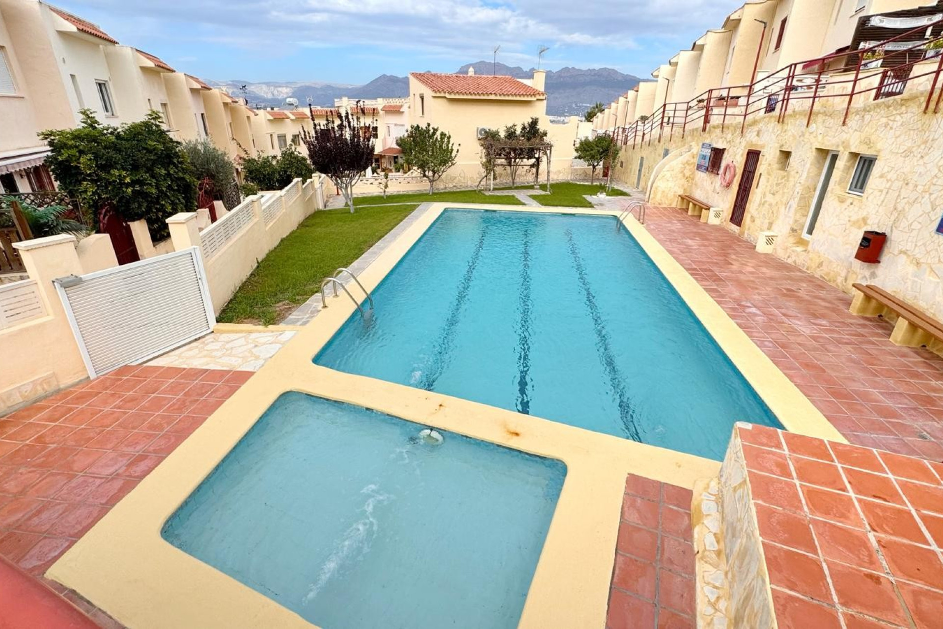 Resale - Townhouse -
Alfas del Pí - Albir