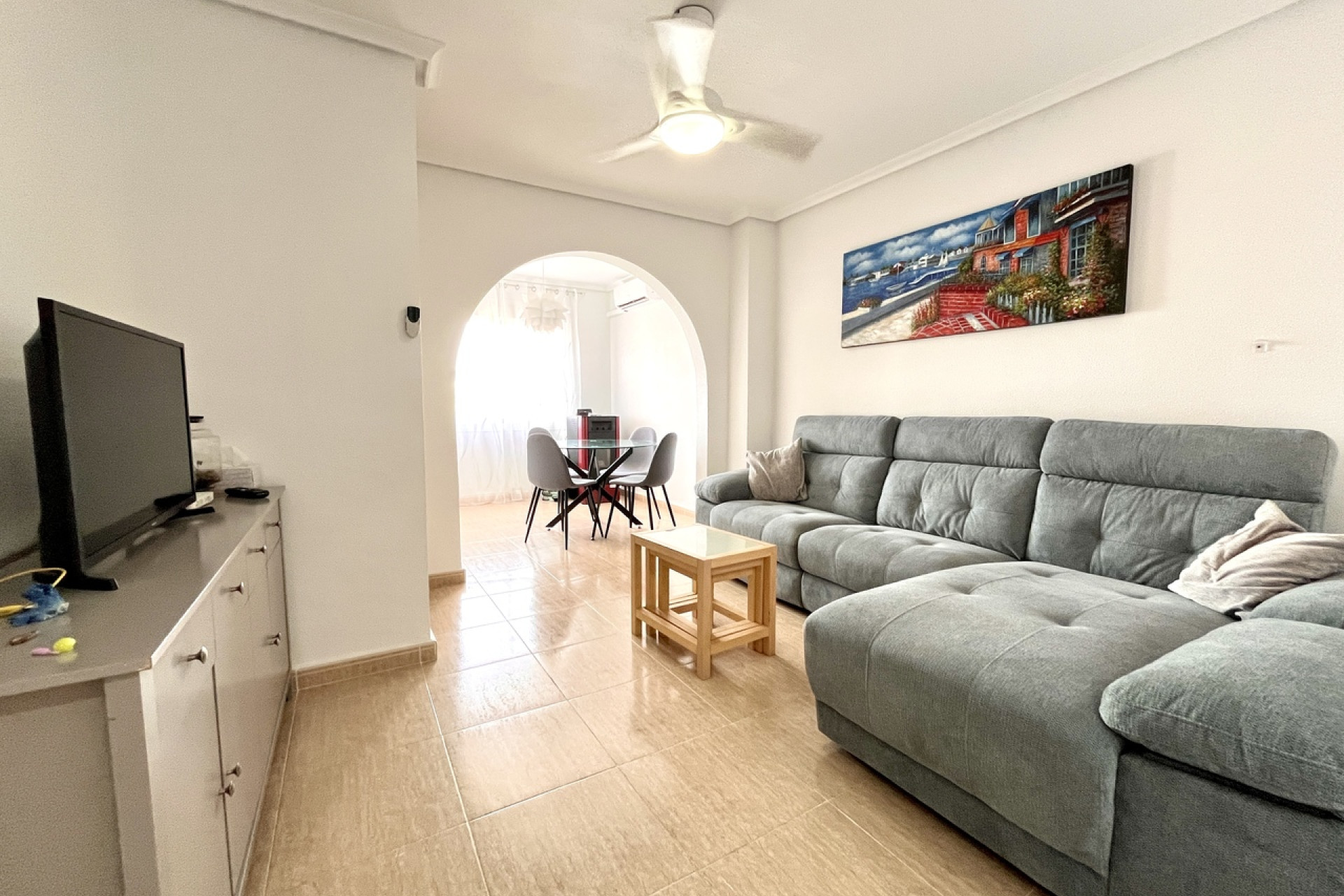 Resale - Townhouse -
Avileses