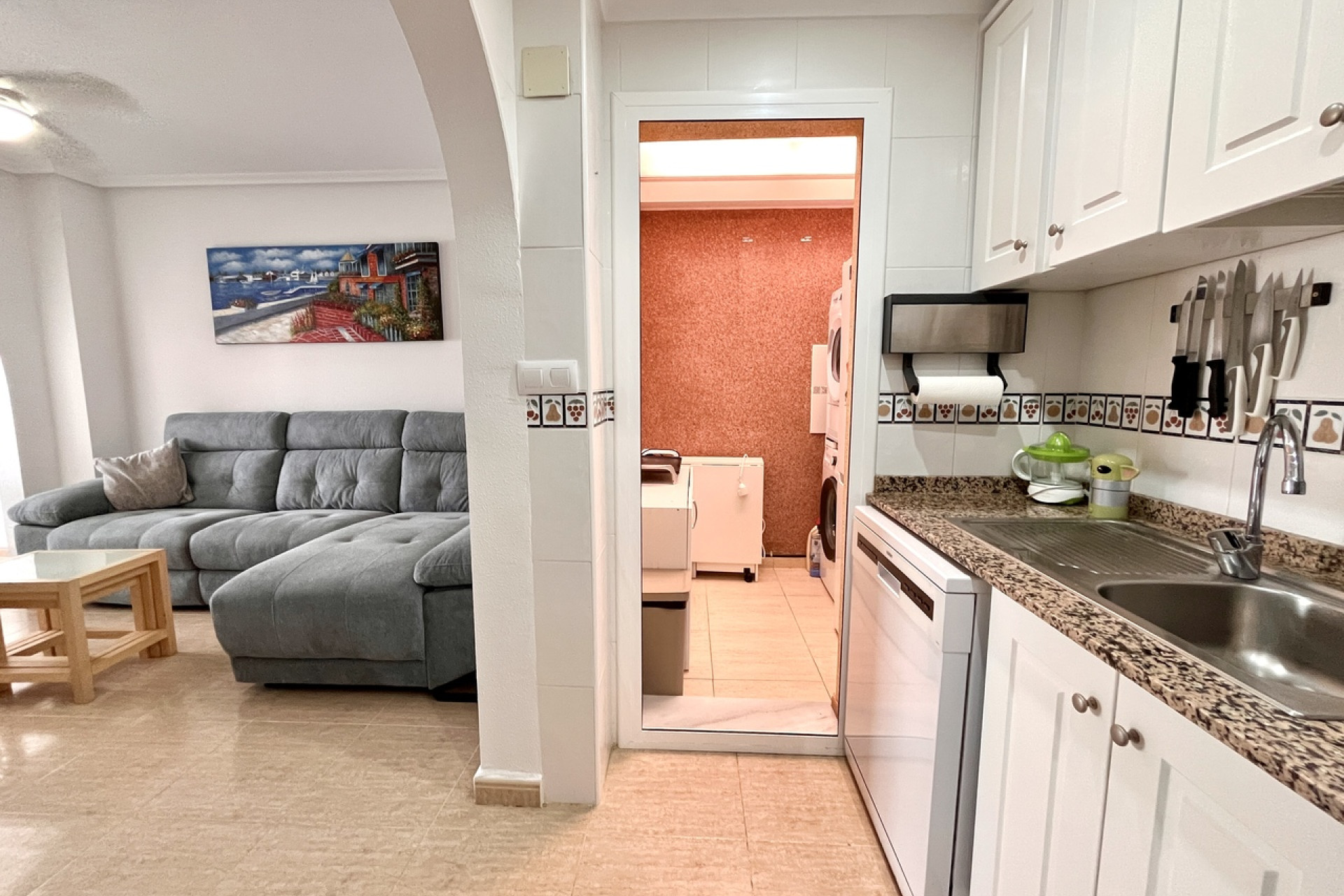 Resale - Townhouse -
Avileses