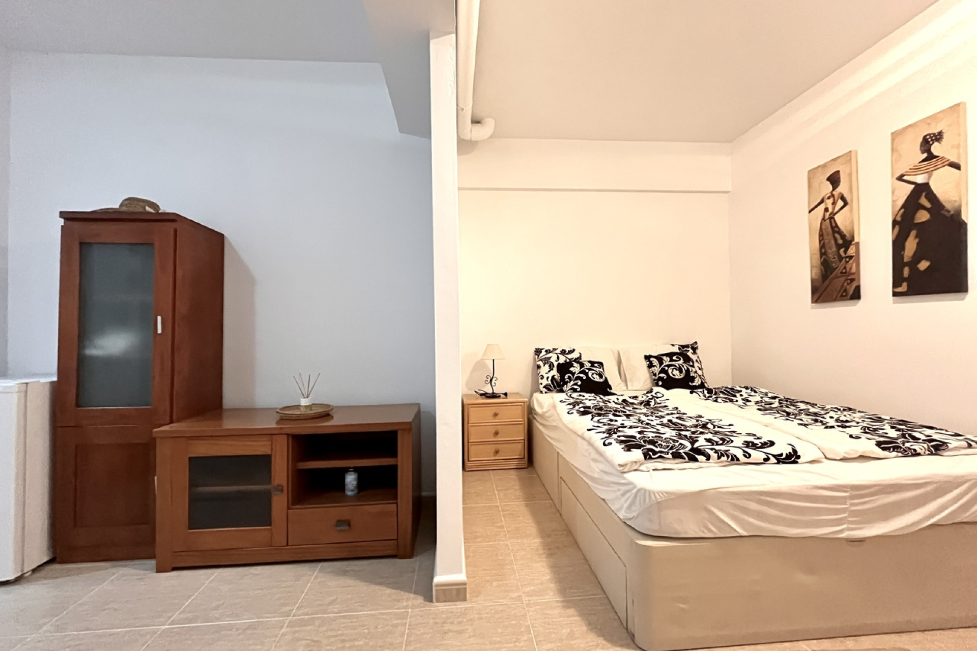 Resale - Townhouse -
Avileses